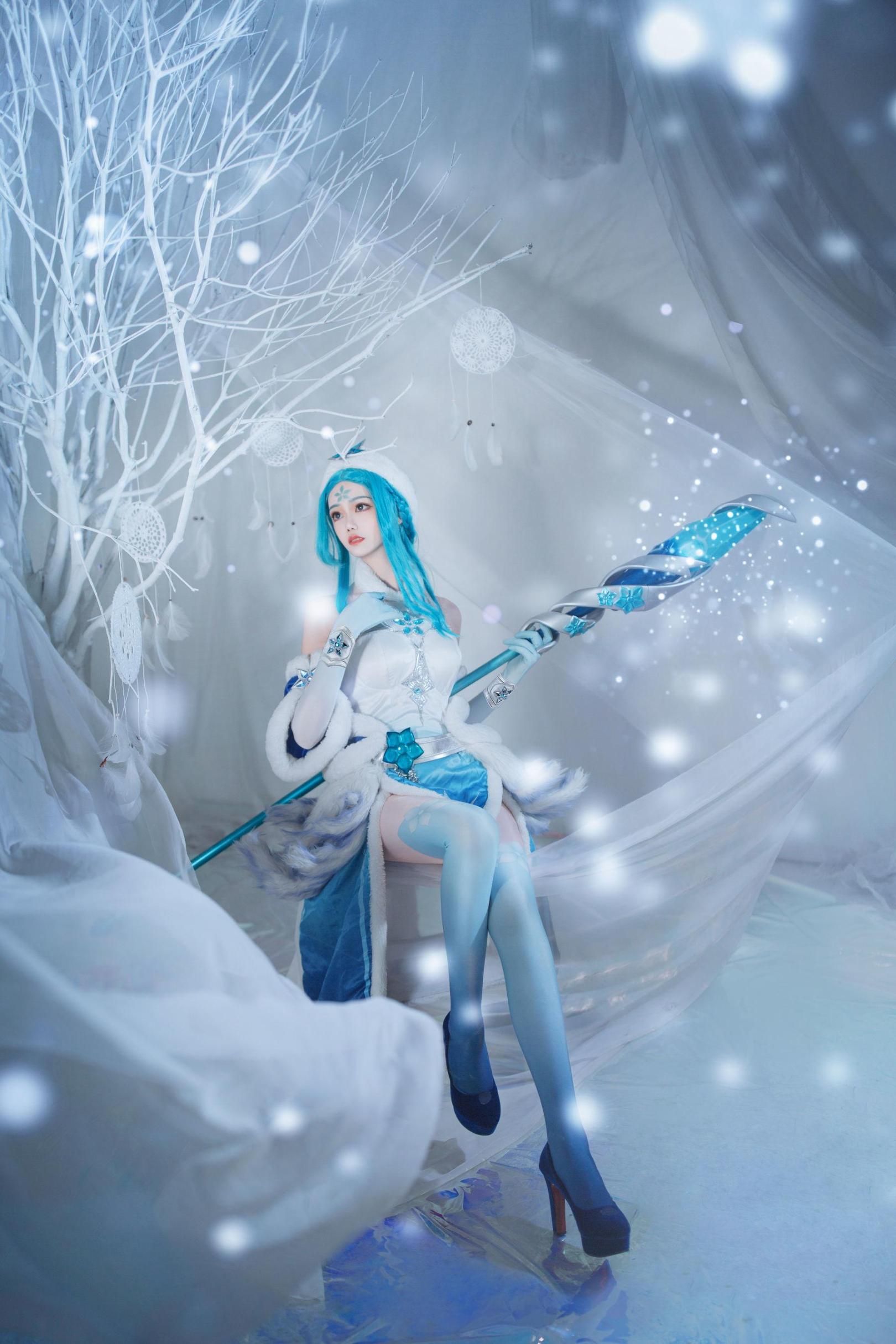 [网络美女] 戚顾儿 王者荣耀 王昭君高清手机美女壁纸3P