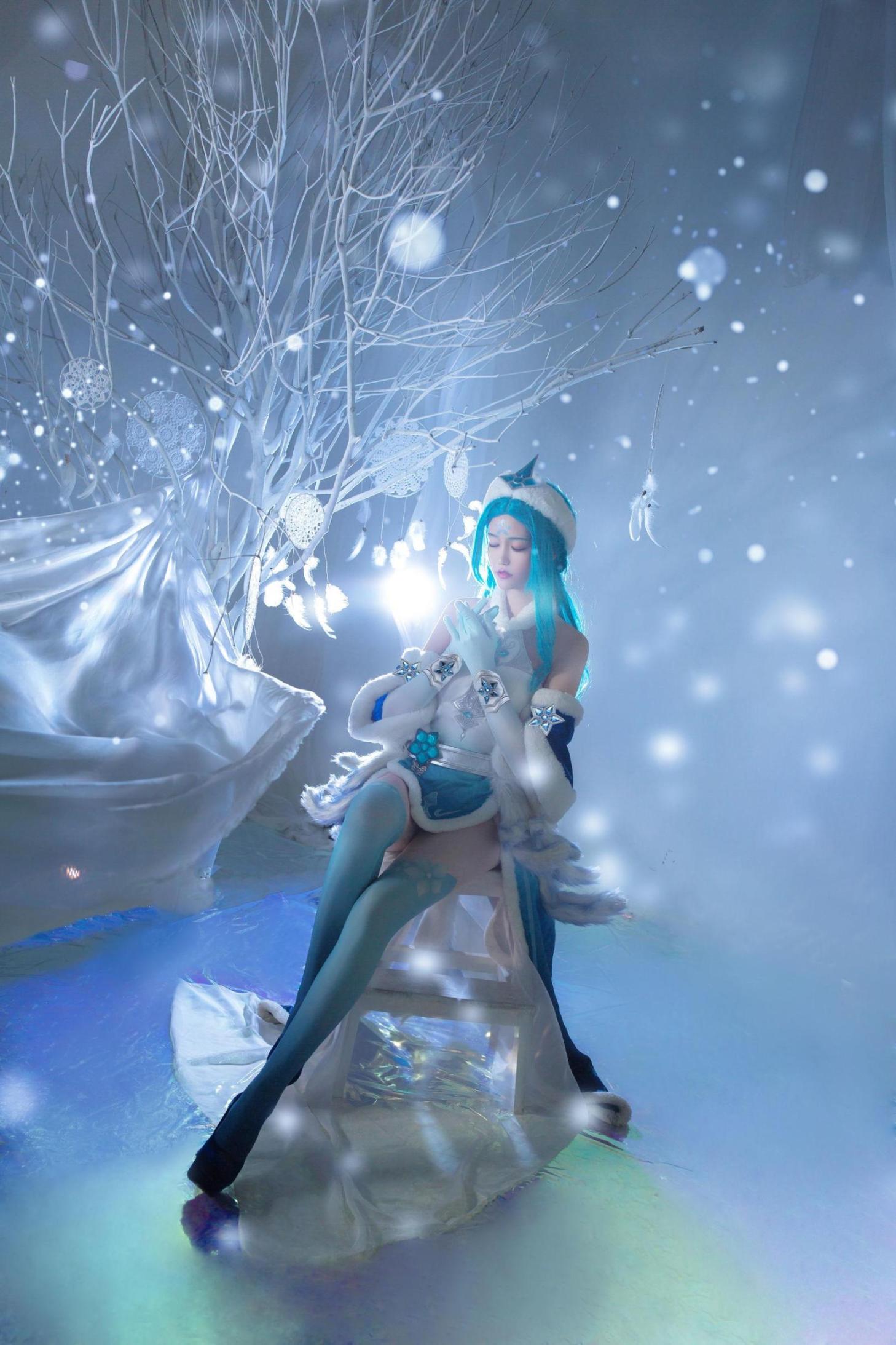 [网络美女] 戚顾儿 王者荣耀 王昭君高清手机美女壁纸4P