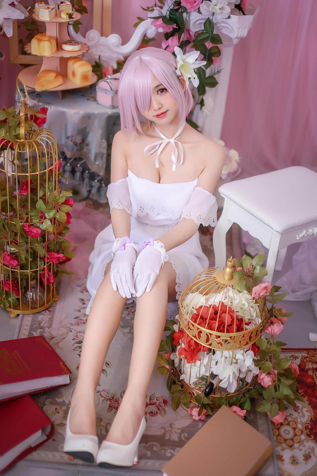 [网络美女] 鳗鱼霏儿 玛修白裙高清手机美女壁纸9P