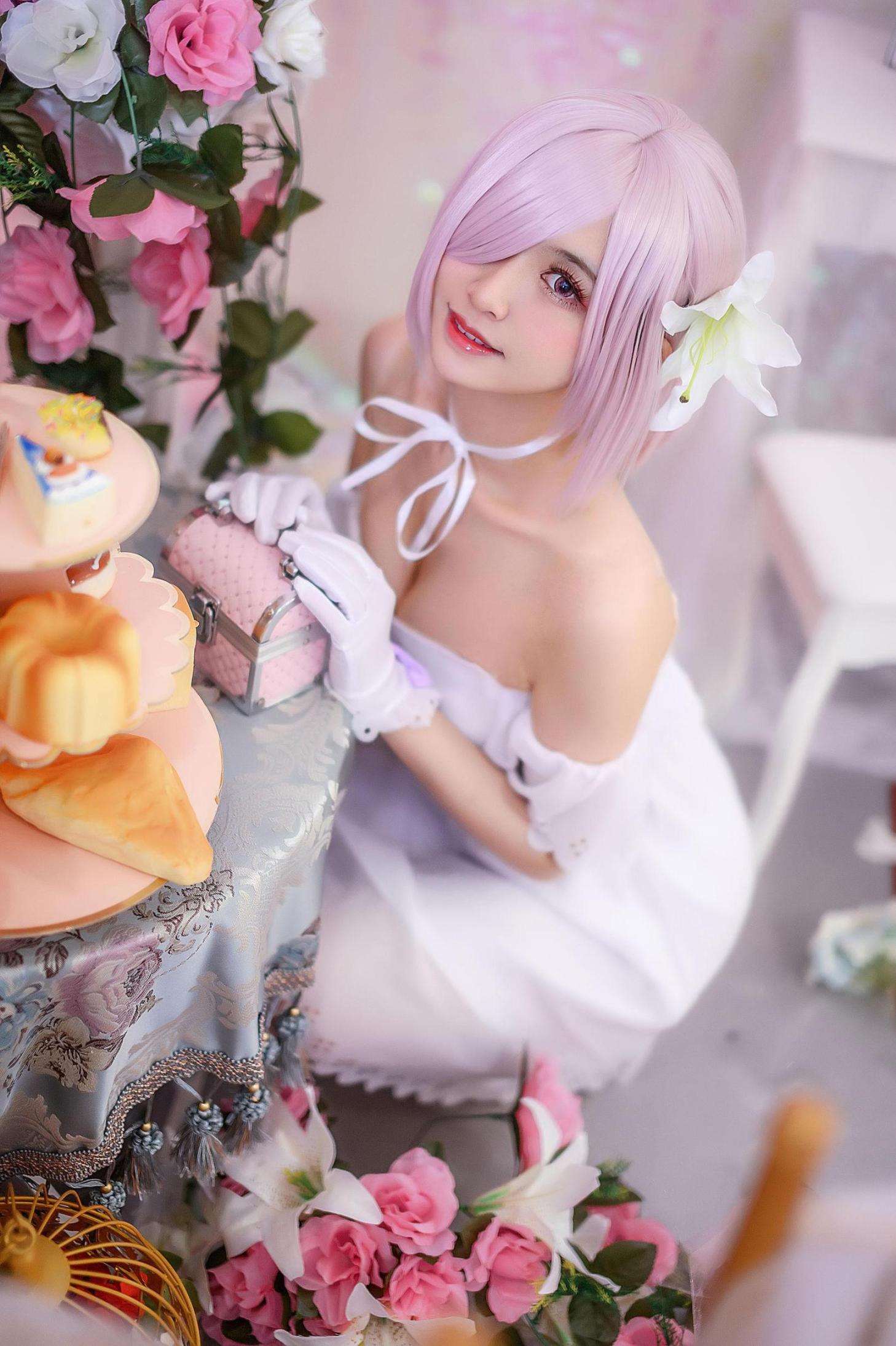 [网络美女] 鳗鱼霏儿 玛修白裙高清手机美女壁纸2P