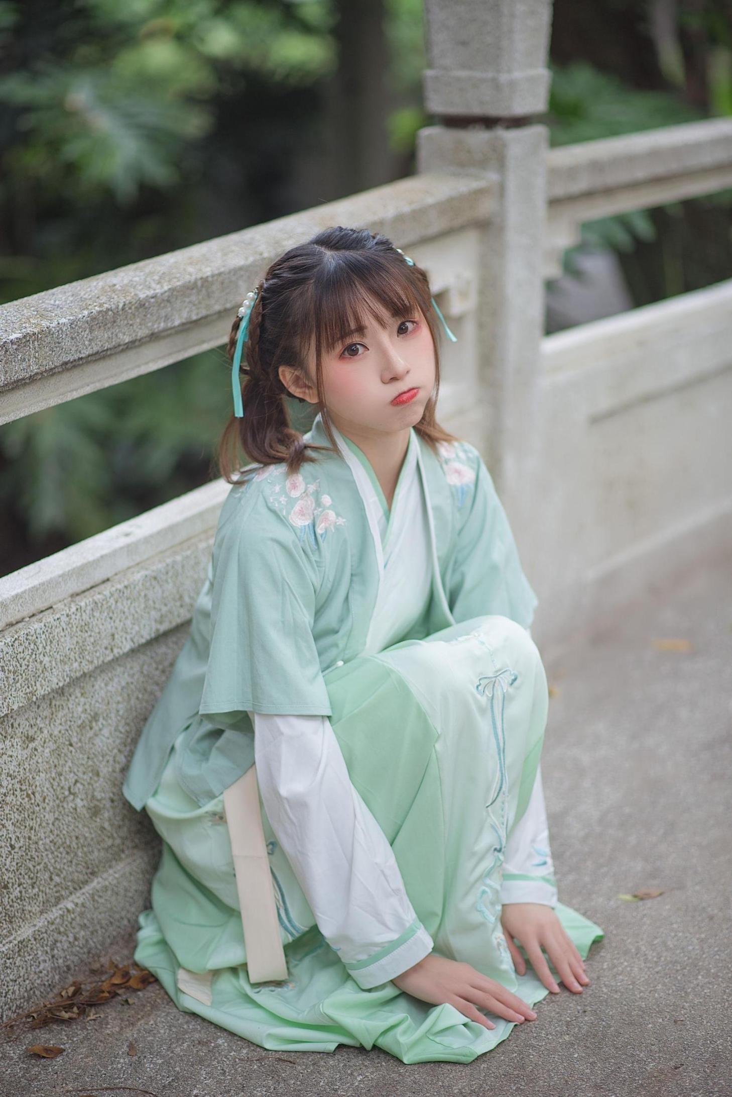 [网络美女] 绮太郎 娉娉袅袅十三余，豆蔻年华二月初高清手机美女壁纸3P