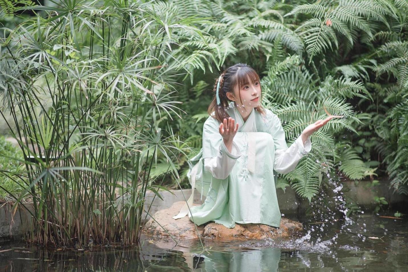 [网络美女] 绮太郎 娉娉袅袅十三余，豆蔻年华二月初高清手机美女壁纸19P