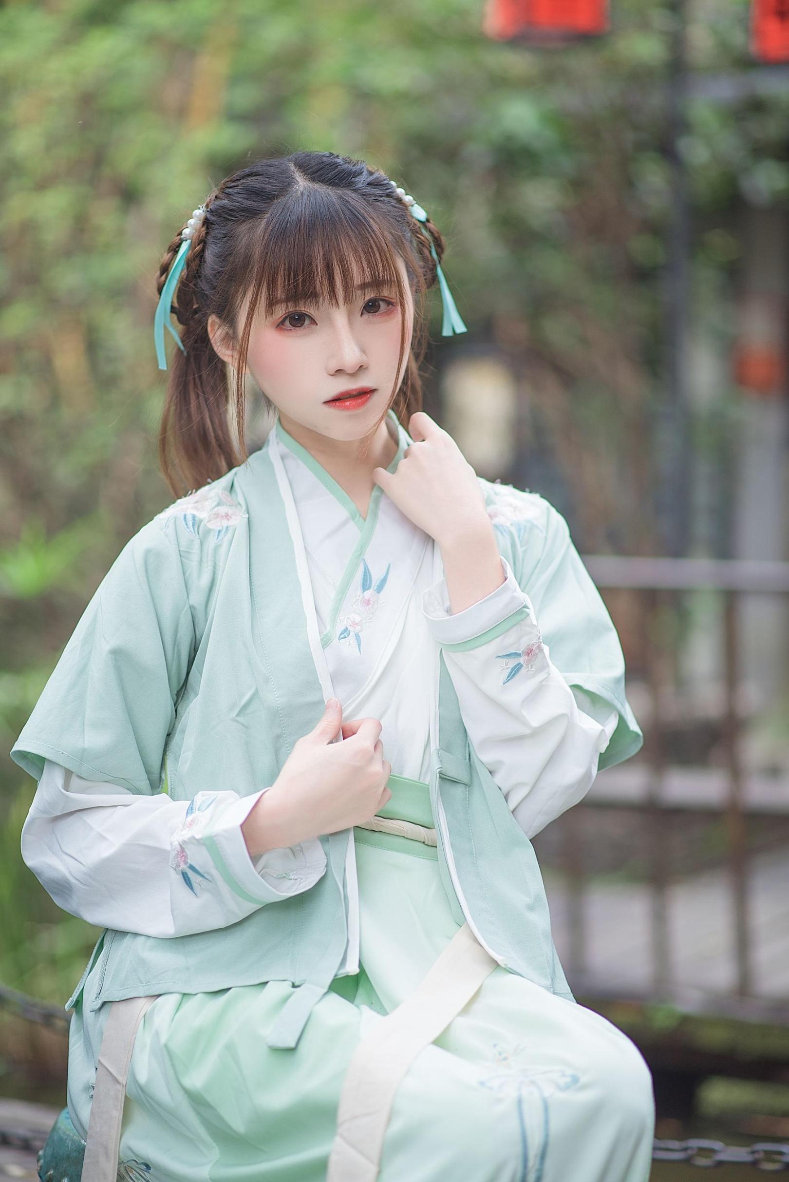 [网络美女] 绮太郎 娉娉袅袅十三余，豆蔻年华二月初高清手机美女壁纸4P