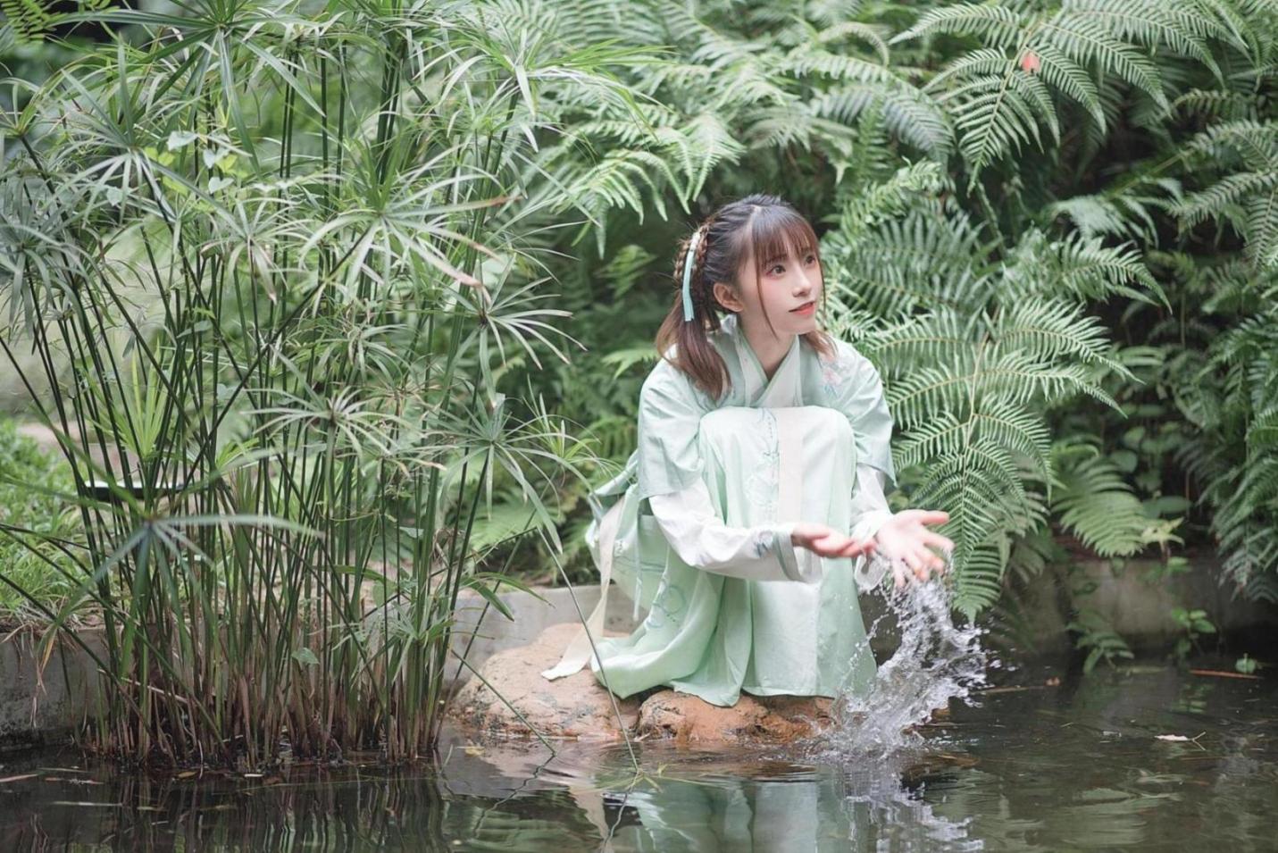 [网络美女] 绮太郎 娉娉袅袅十三余，豆蔻年华二月初高清手机美女壁纸13P