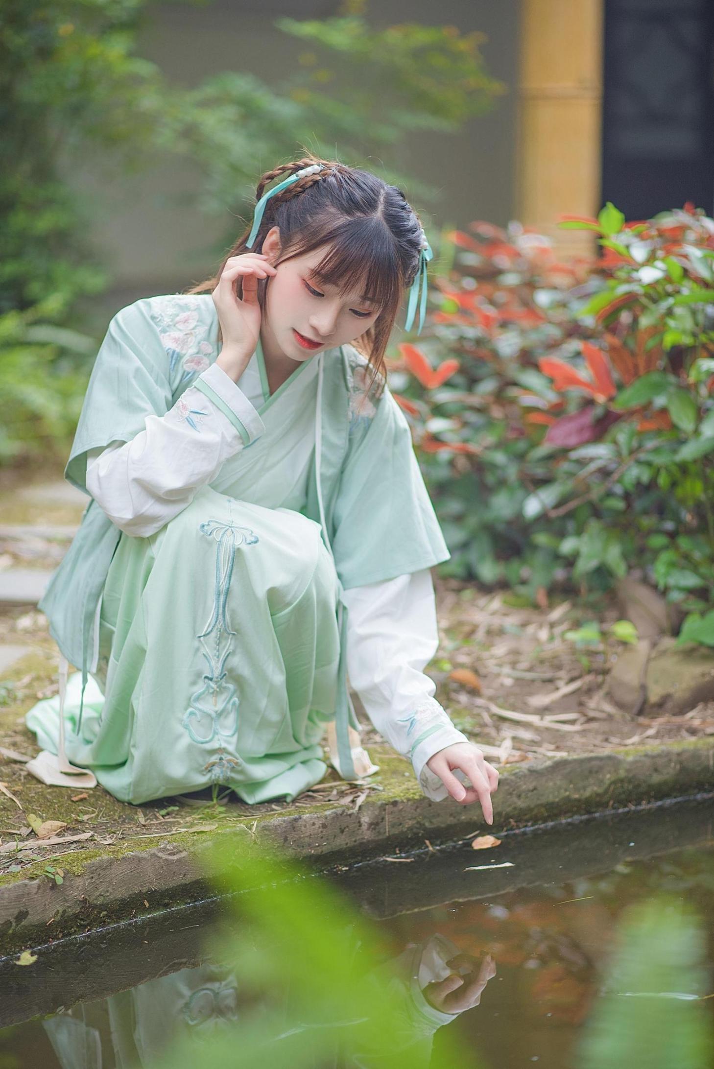 [网络美女] 绮太郎 娉娉袅袅十三余，豆蔻年华二月初高清手机美女壁纸11P