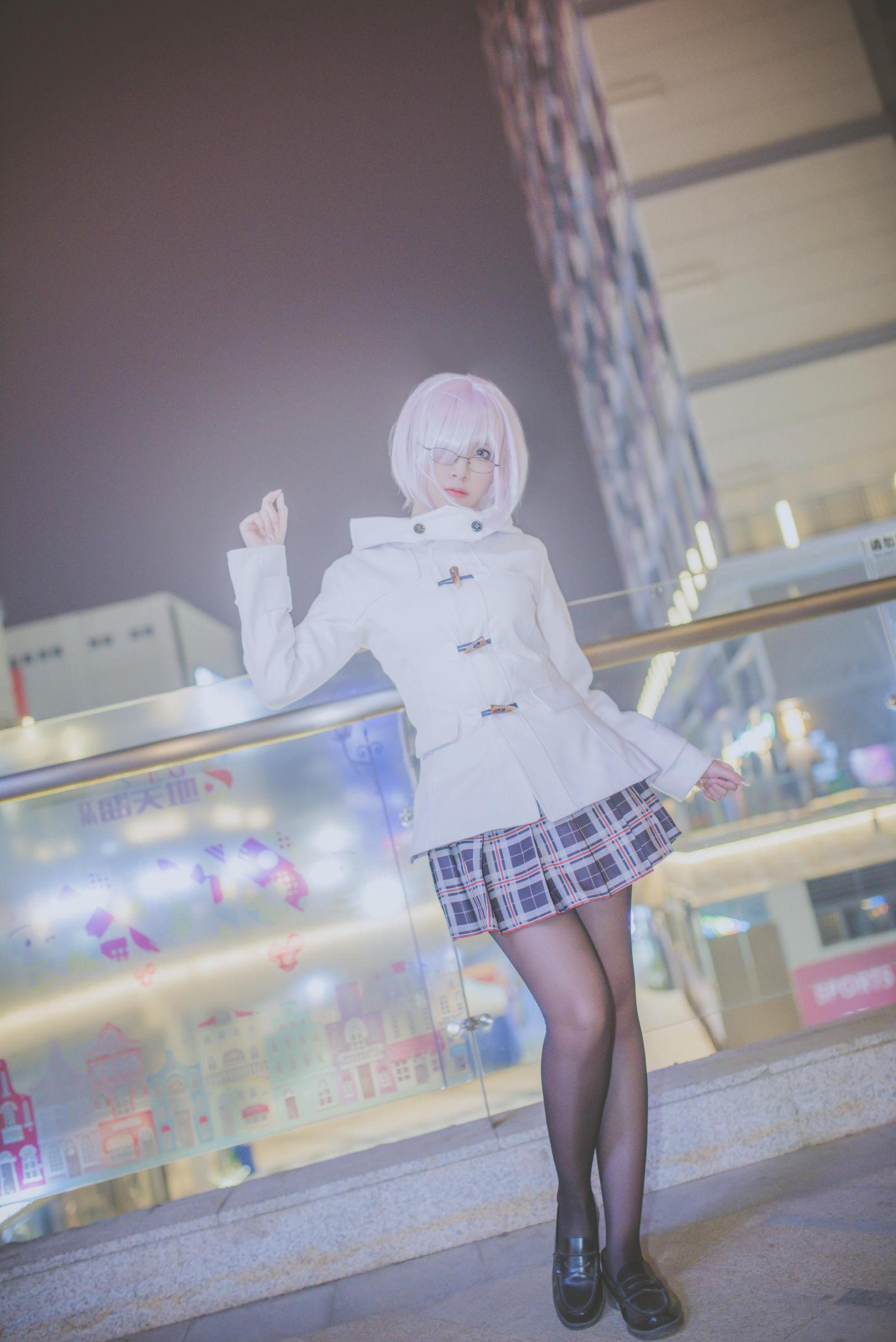 [网络美女] 二佐Nisa 玛修外拍高清手机美女壁纸11P