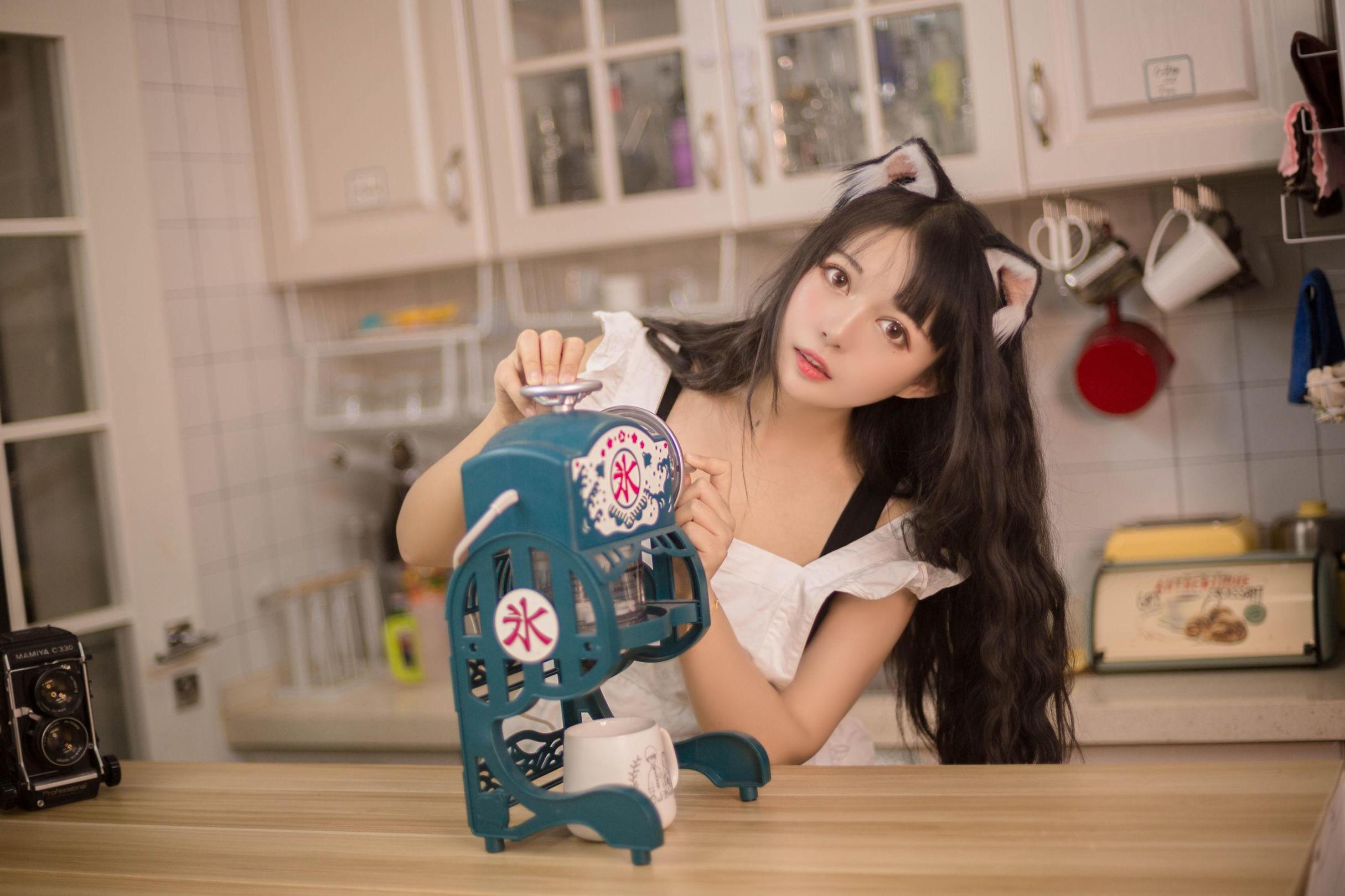 [网络美女] 黑猫猫OvO 厨房高清手机美女壁纸8P