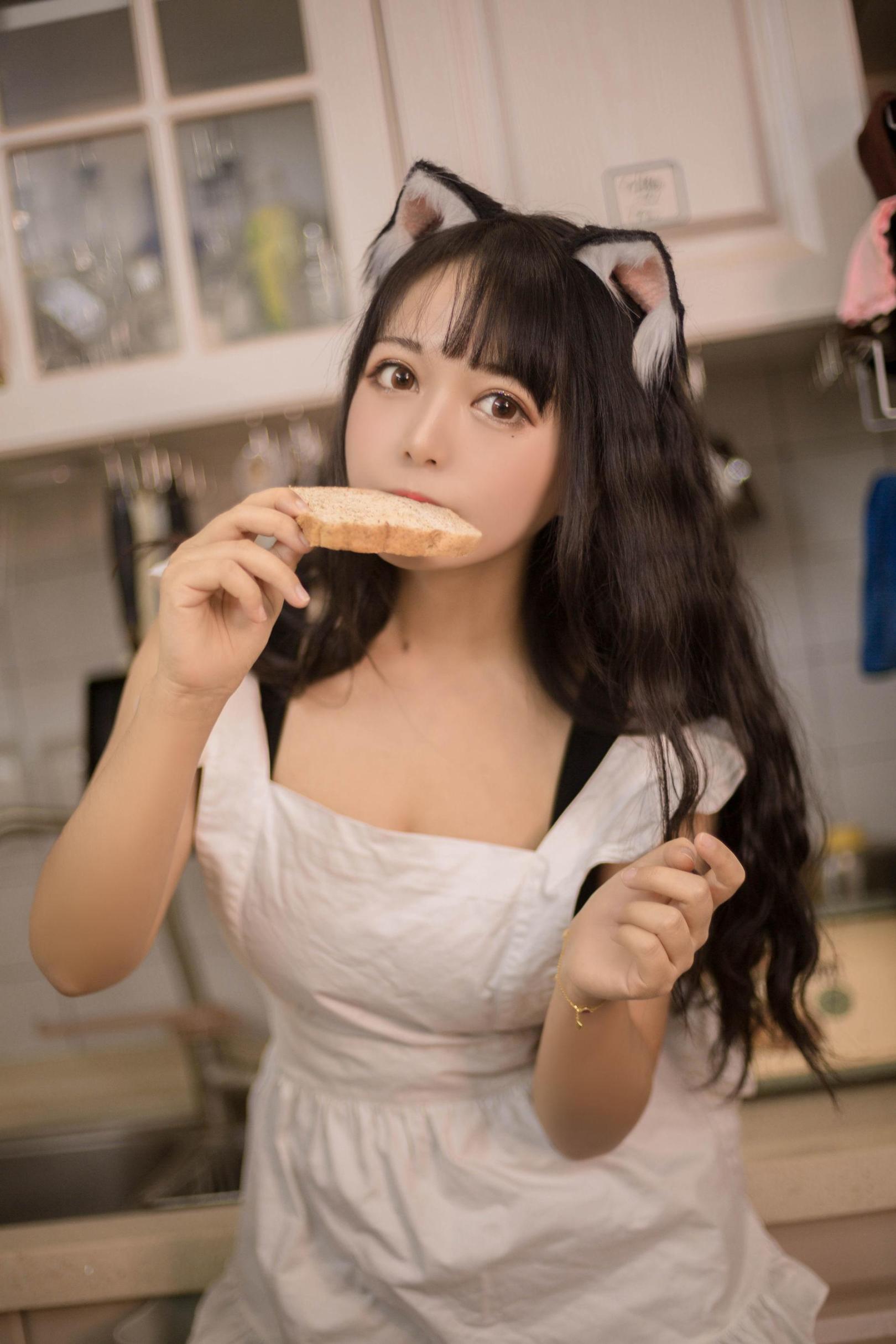 [网络美女] 黑猫猫OvO 厨房高清手机美女壁纸3P