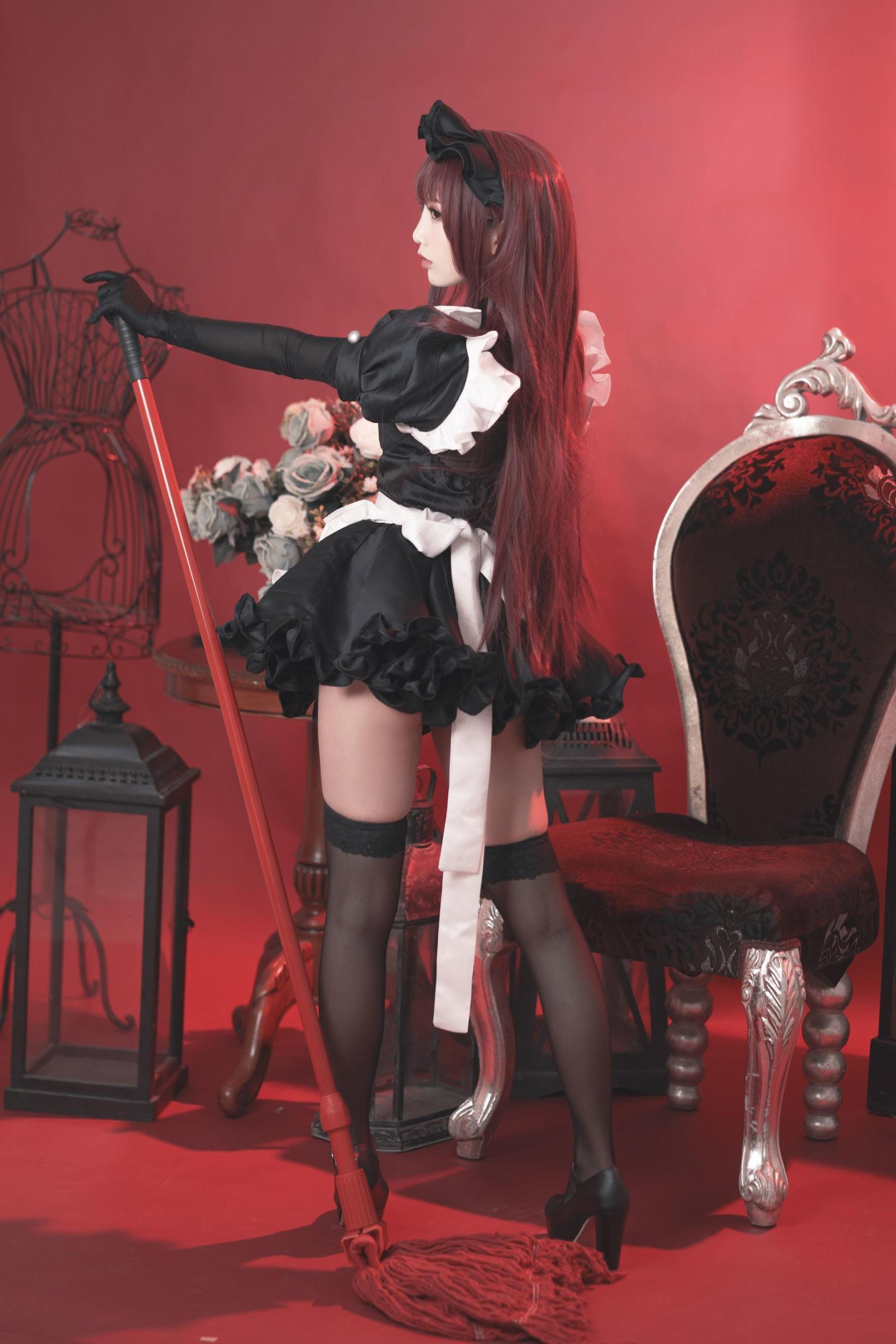 [网络美女] 面饼仙儿 斯卡哈女仆高清手机美女壁纸9P