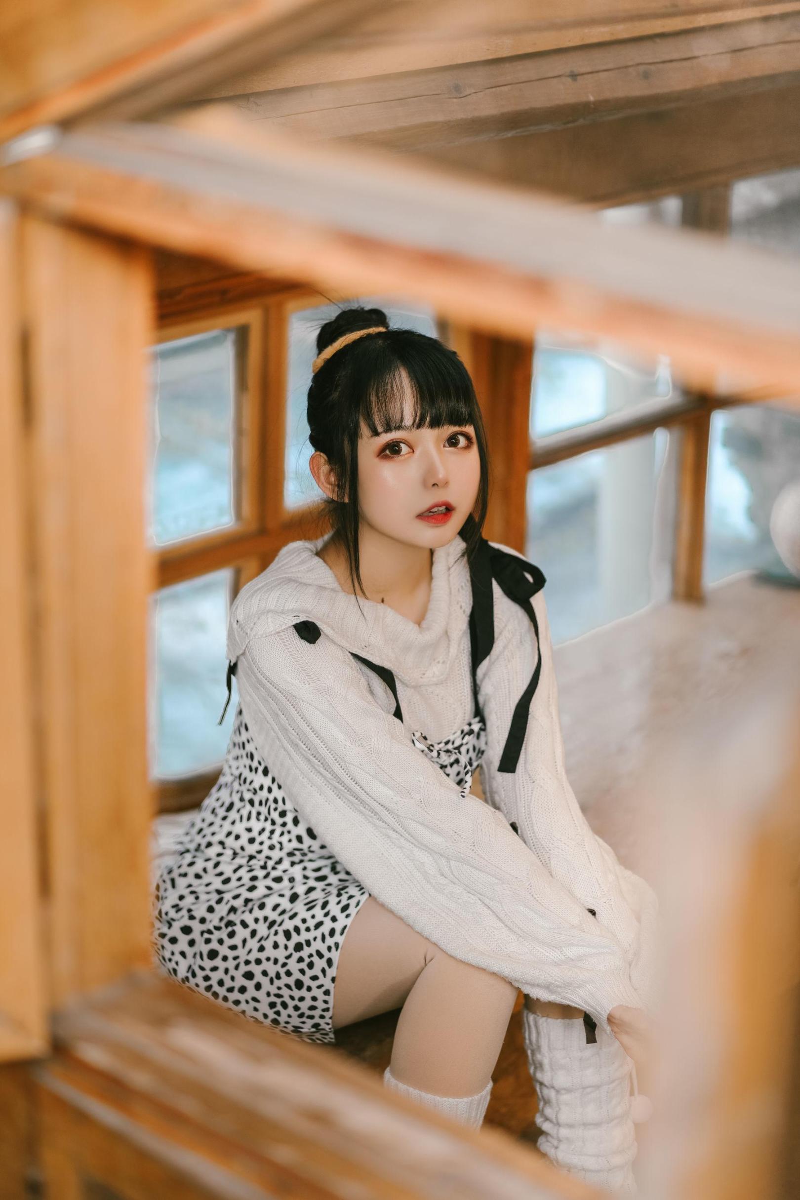 [网络美女] 黑猫猫OvO 少女心事高清手机美女壁纸9P