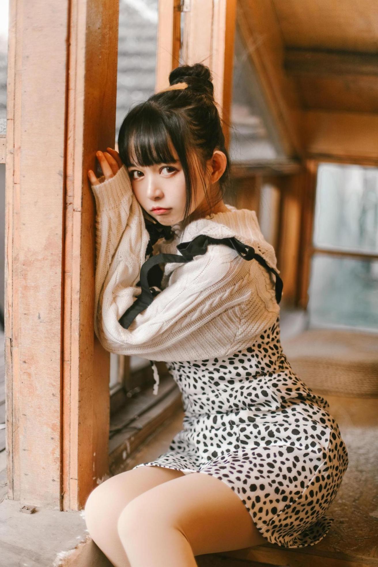 [网络美女] 黑猫猫OvO 少女心事高清手机美女壁纸8P