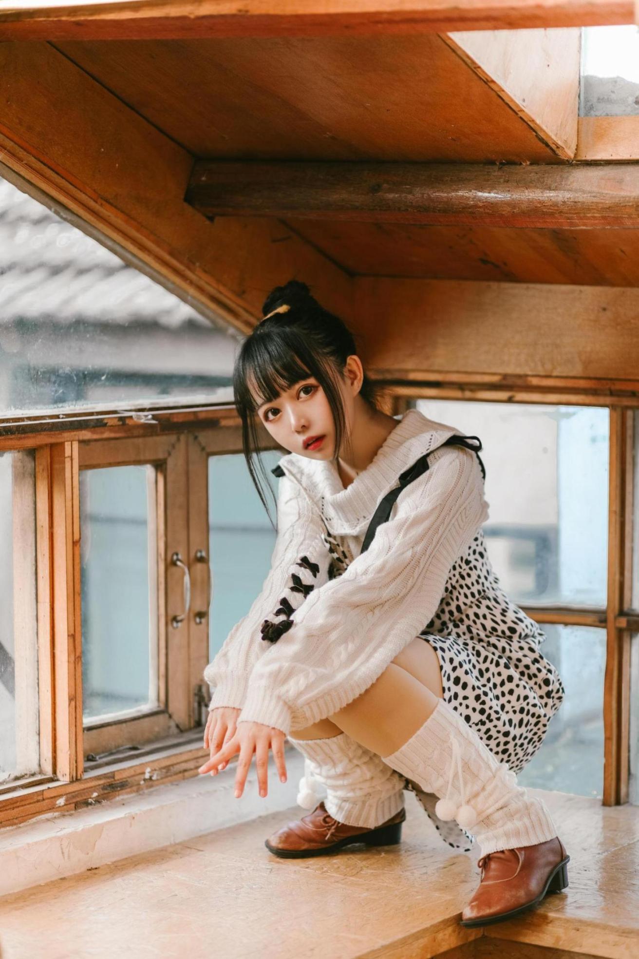 [网络美女] 黑猫猫OvO 少女心事高清手机美女壁纸16P