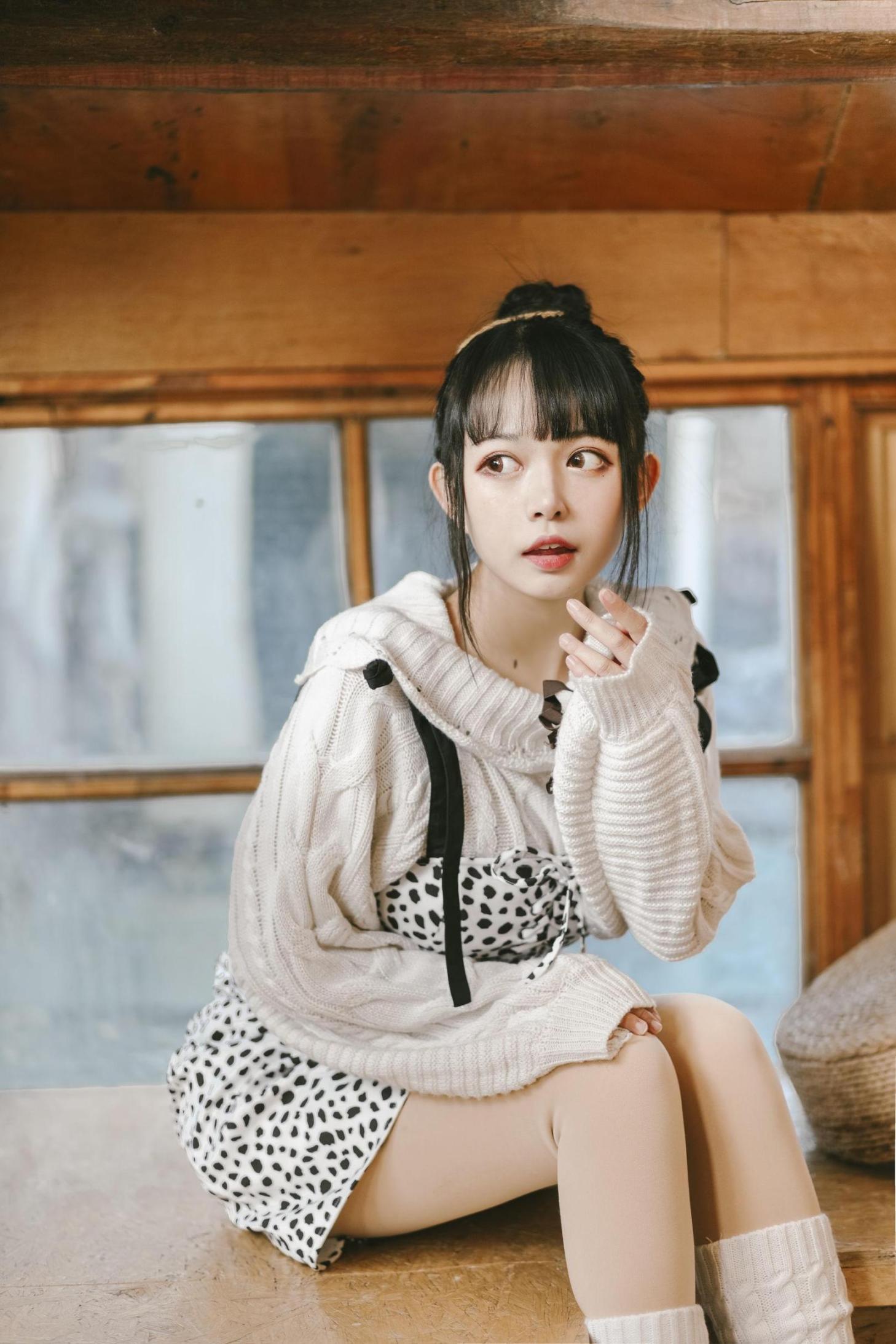 [网络美女] 黑猫猫OvO 少女心事高清手机美女壁纸14P