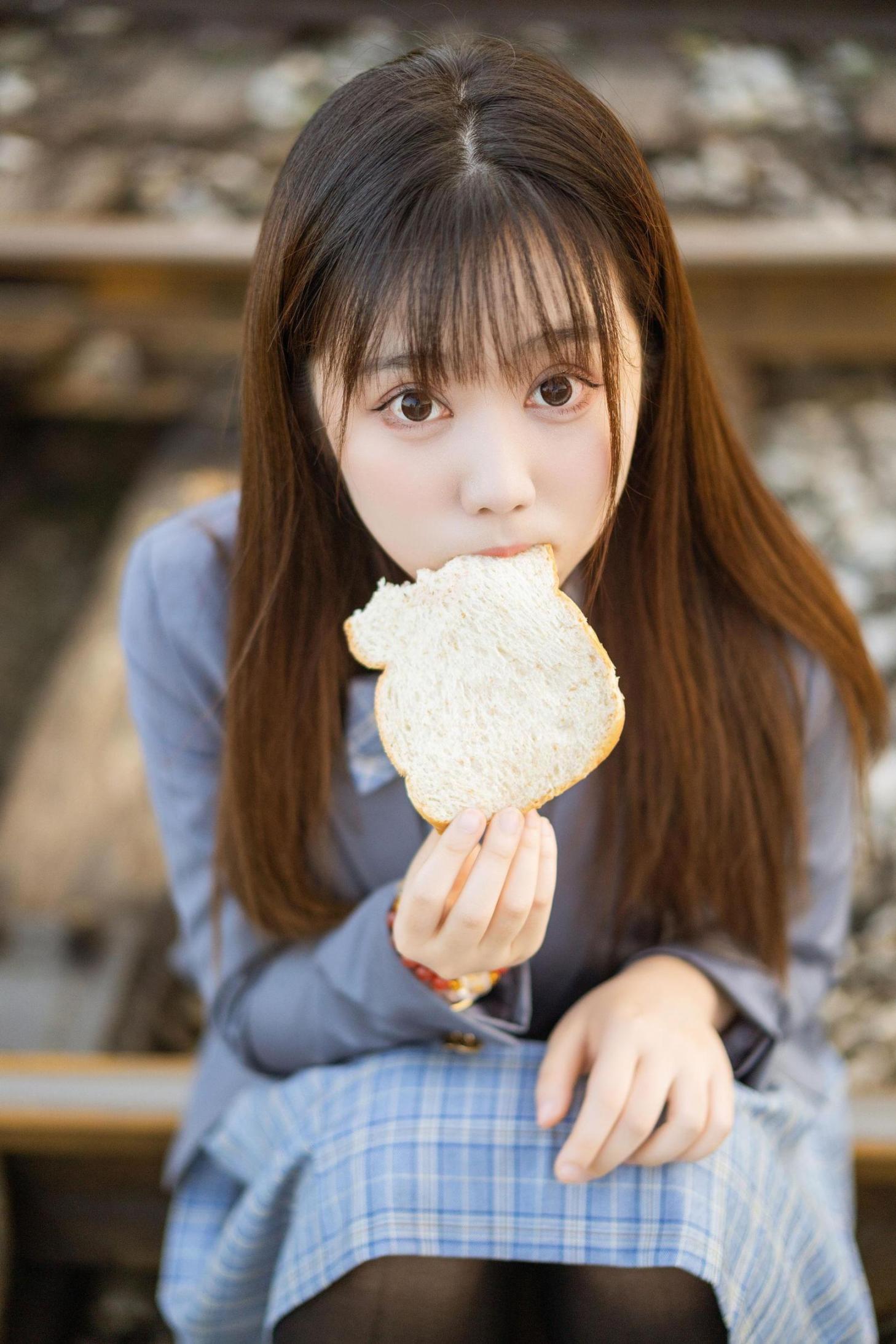 [网络美女] 镜酱 私奔之制服高清手机美女壁纸4P