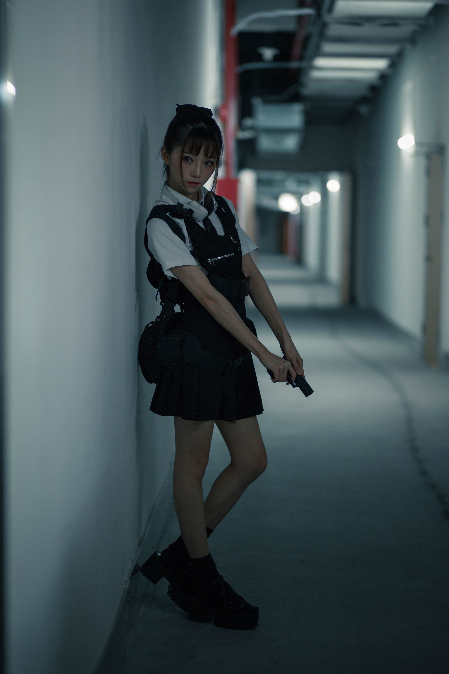 [网络美女] 绮太郎 束手就擒，美丽女警高清手机美女壁纸12P