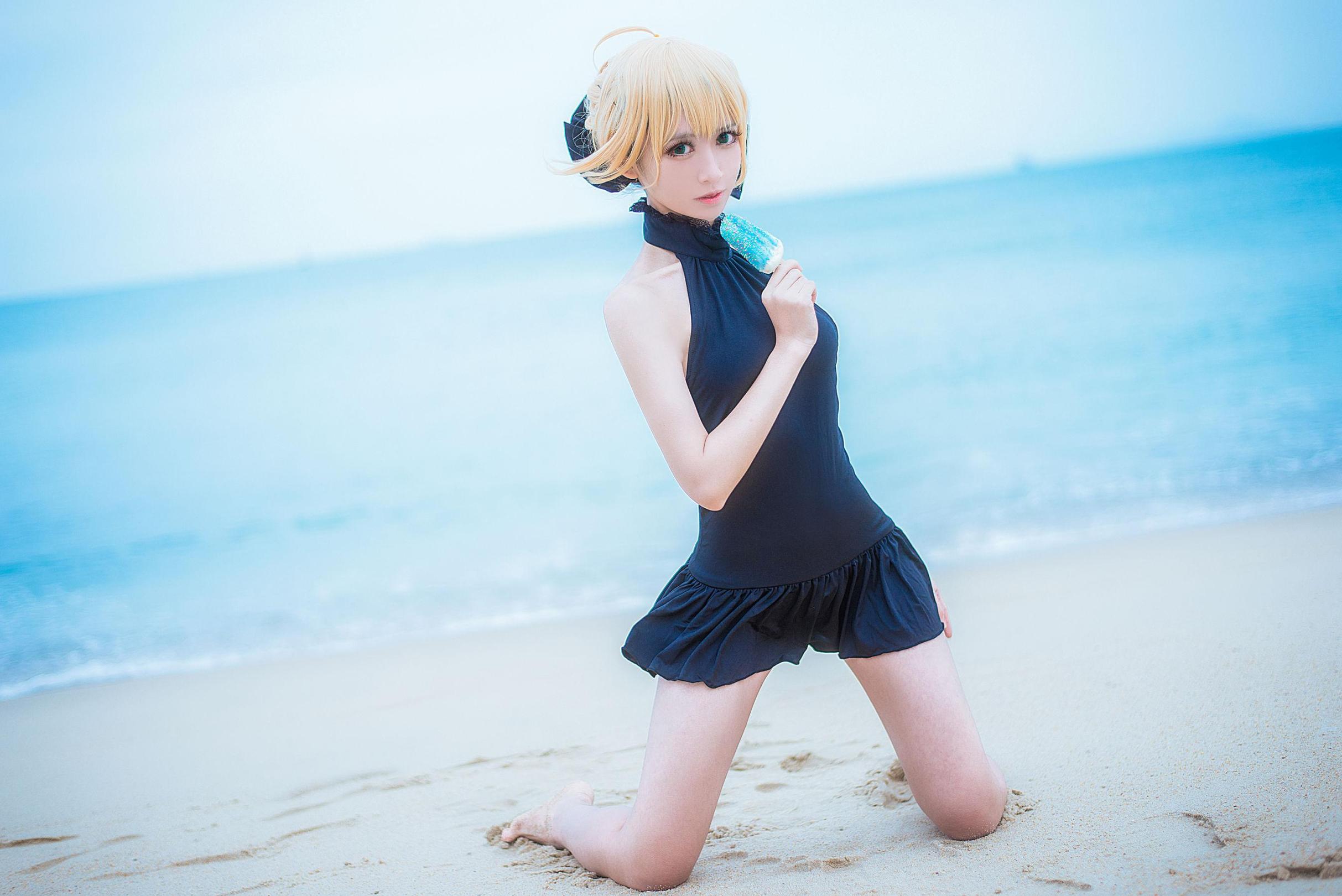 [网络美女] 鳗鱼霏儿 King of Knight 海边高清手机美女壁纸3P