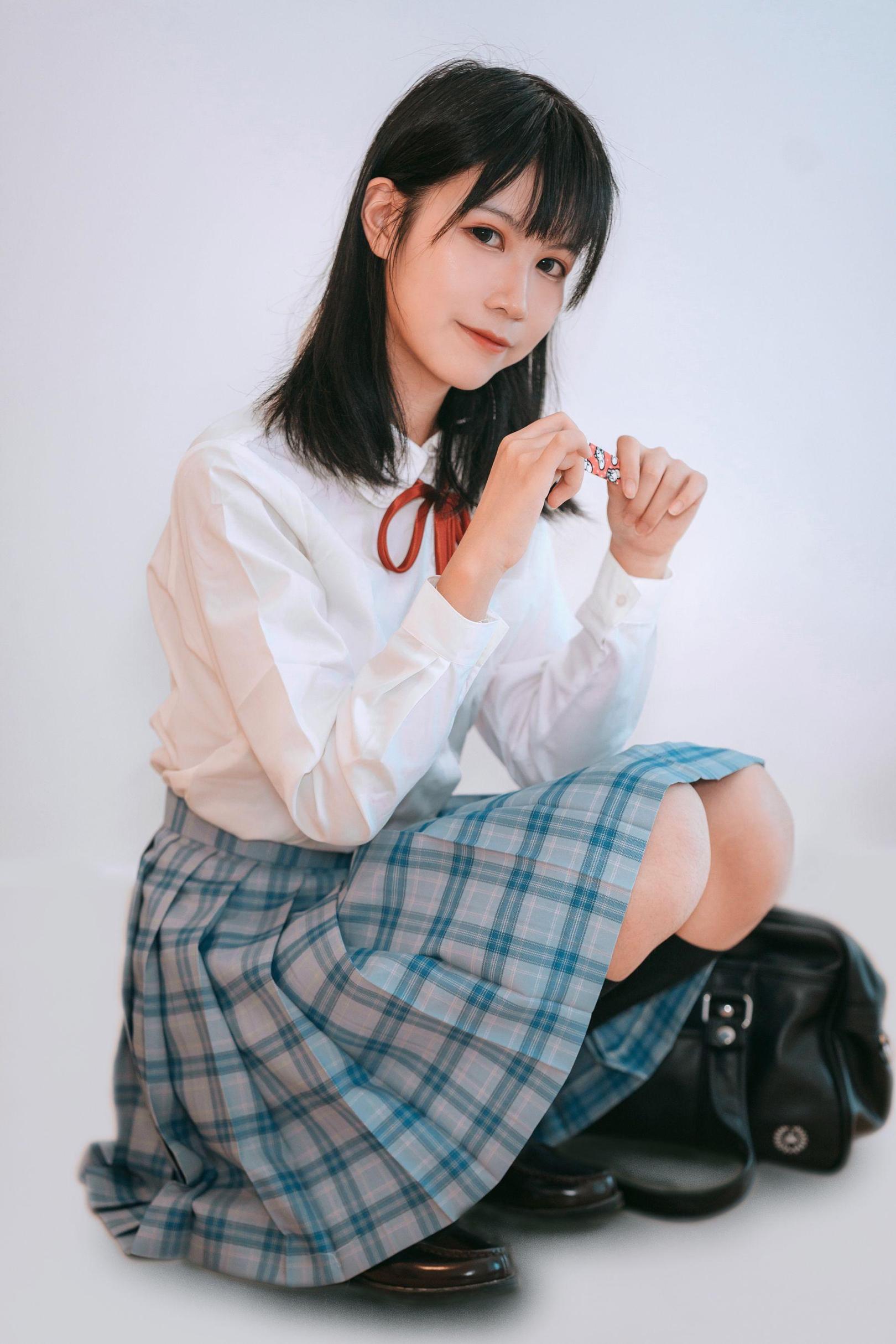 [网络美女] 逐月su 女儿的朋友高清手机美女壁纸10P