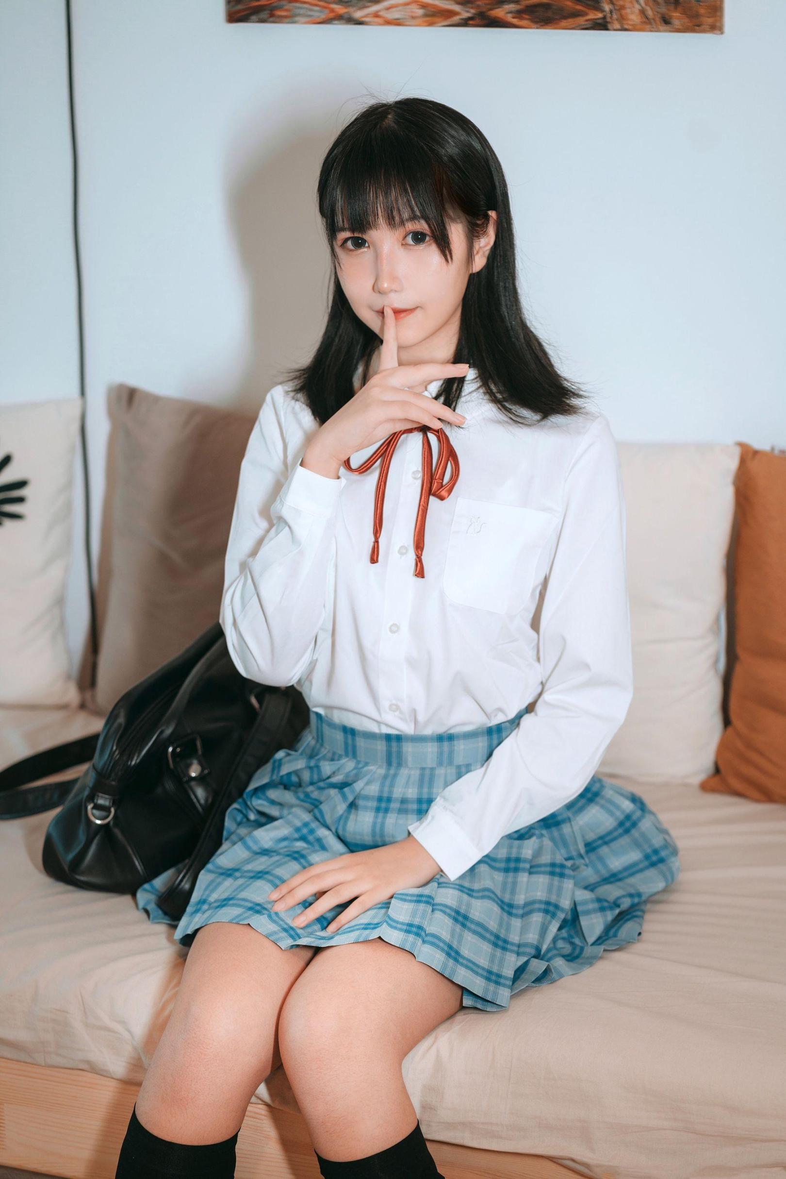 [网络美女] 逐月su 女儿的朋友高清手机美女壁纸6P
