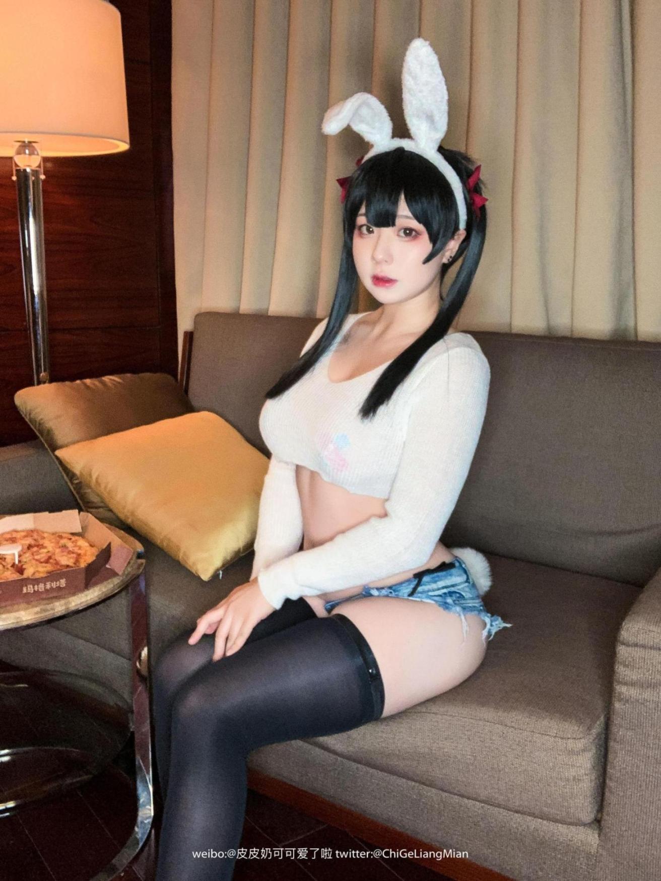 [网络美女] 皮皮奶可可爱了啦 披萨白兔 高清手机美女壁纸