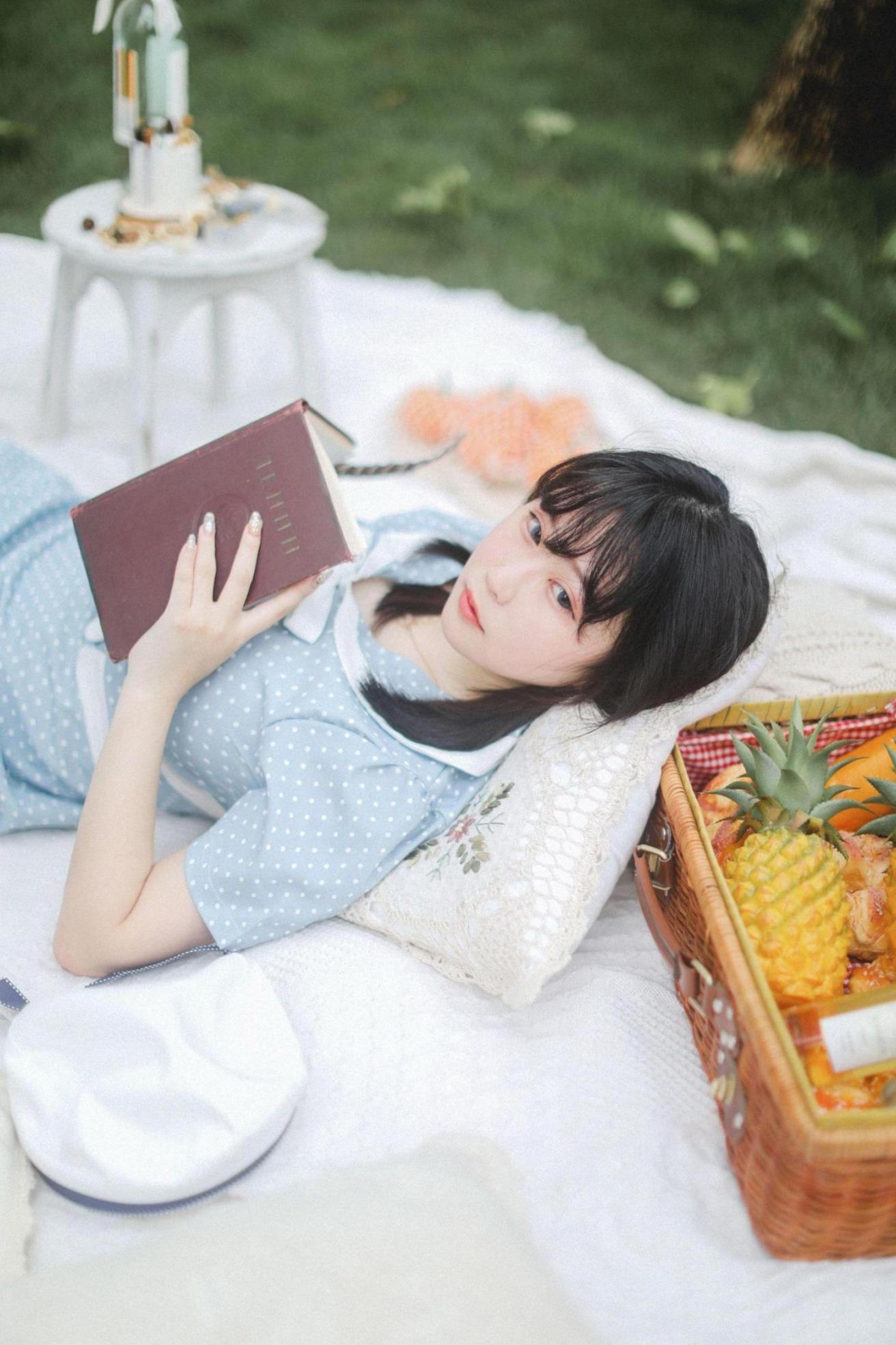 [网络美女] 是依酱呀 欧风高清手机美女壁纸5P