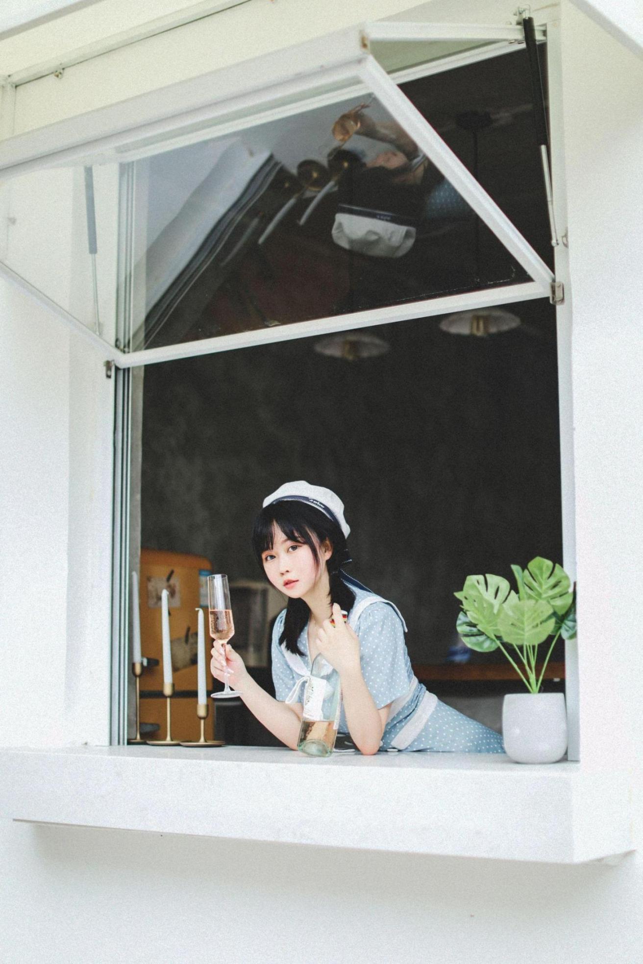 [网络美女] 是依酱呀 欧风高清手机美女壁纸7P