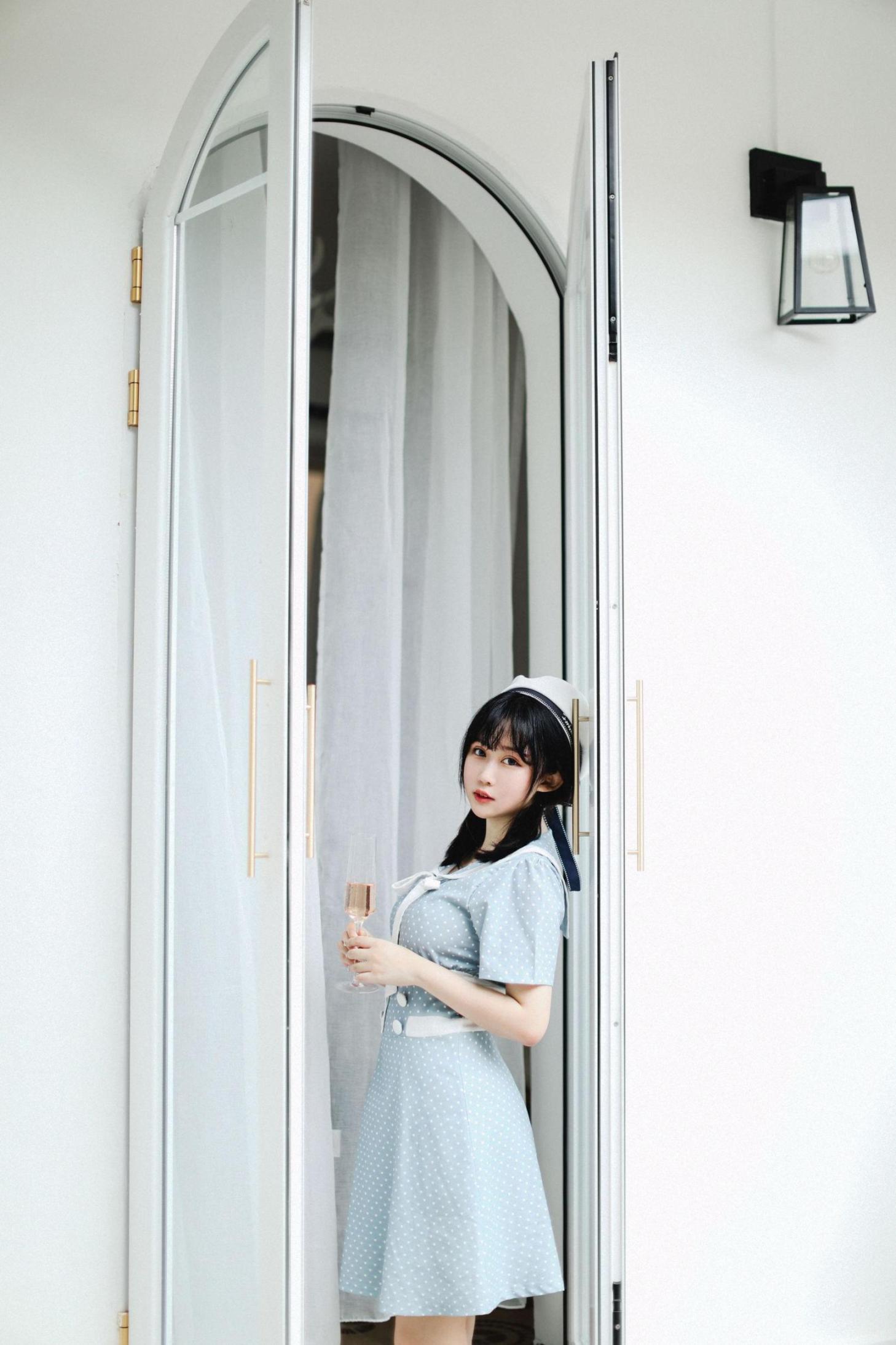 [网络美女] 是依酱呀 欧风高清手机美女壁纸16P