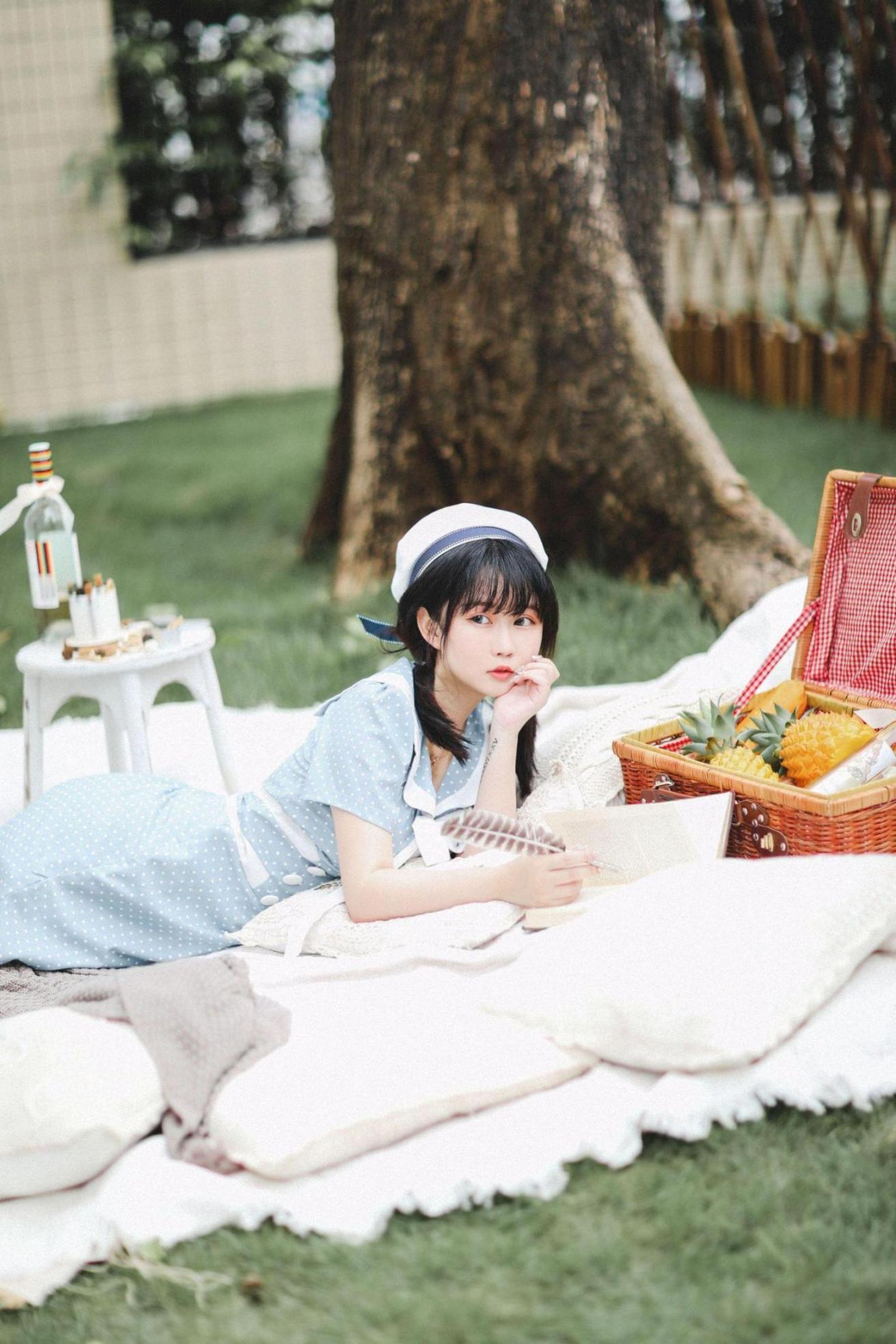 [网络美女] 是依酱呀 欧风高清手机美女壁纸3P