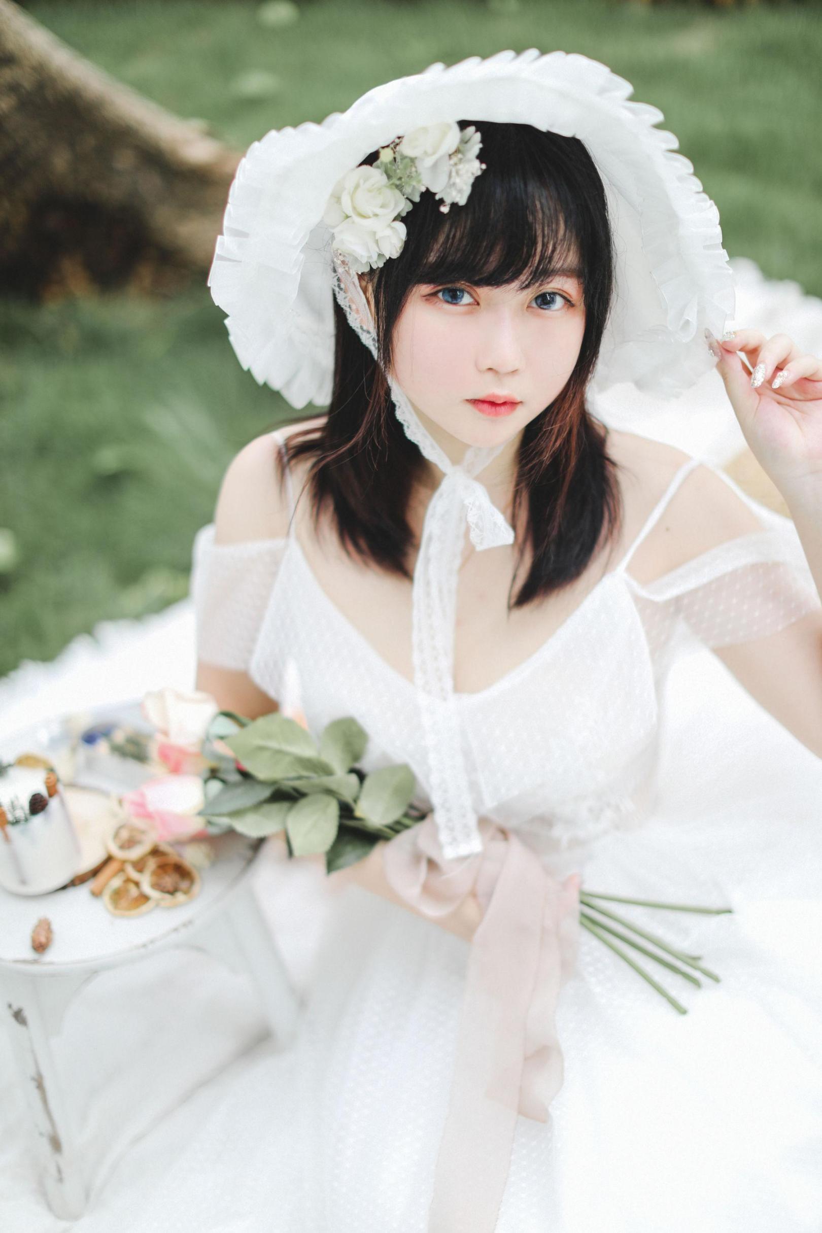 [网络美女] 是依酱呀 欧风高清手机美女壁纸28P