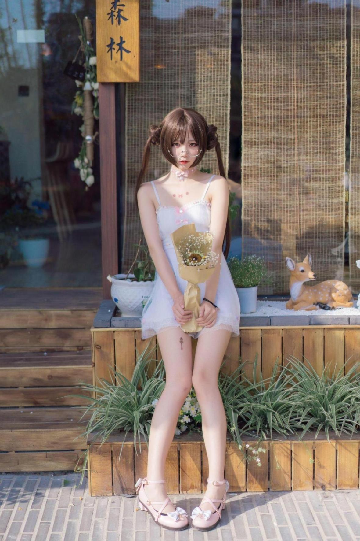 [网络美女] 五更百鬼 日常 双马尾高清手机美女壁纸10P