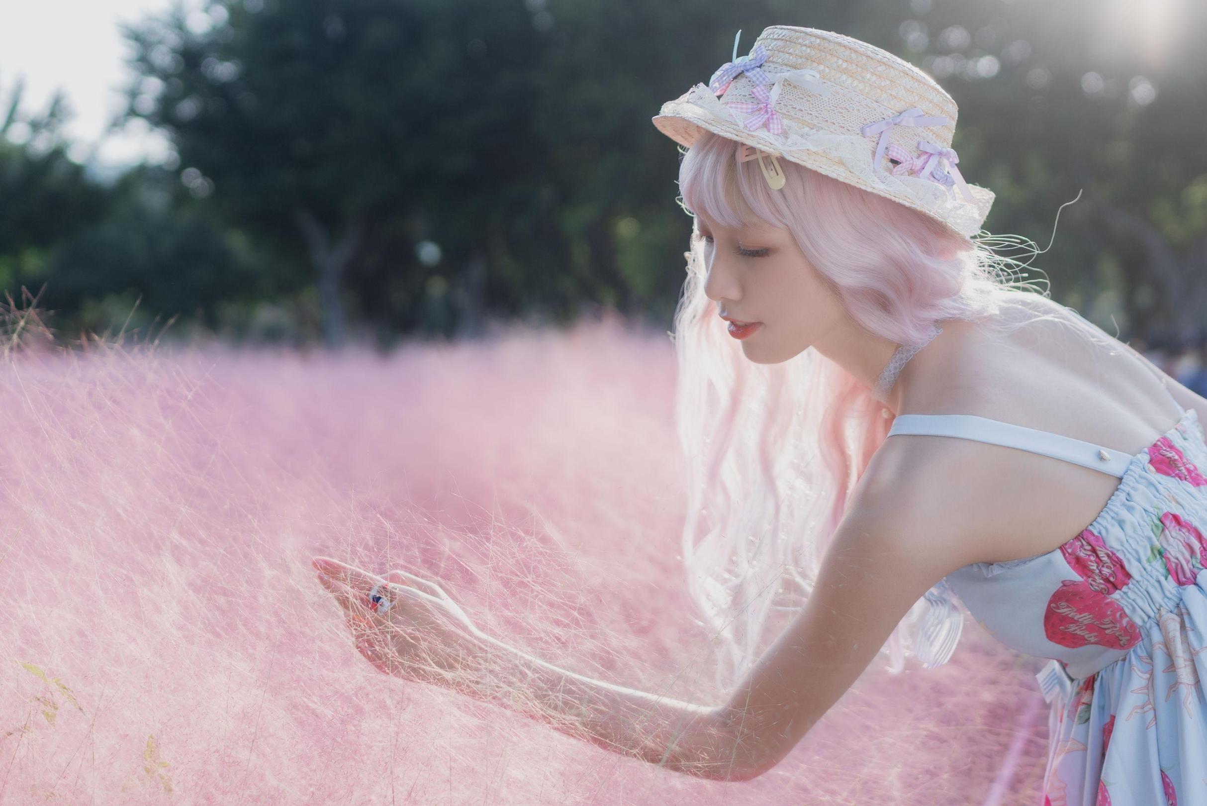 [网络美女] 清纯妹子西瓜 粉草高清手机美女壁纸15P