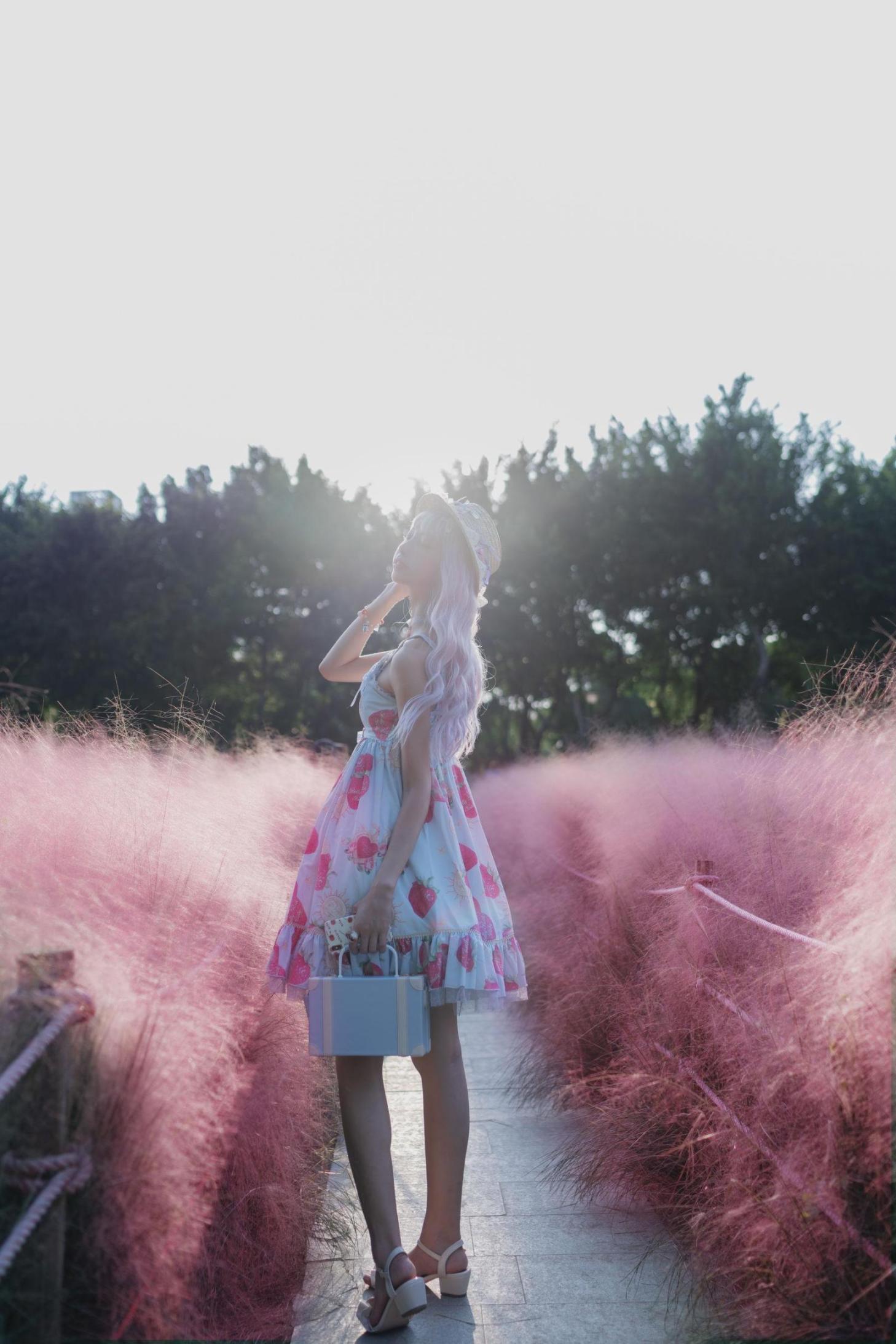 [网络美女] 清纯妹子西瓜 粉草高清手机美女壁纸13P