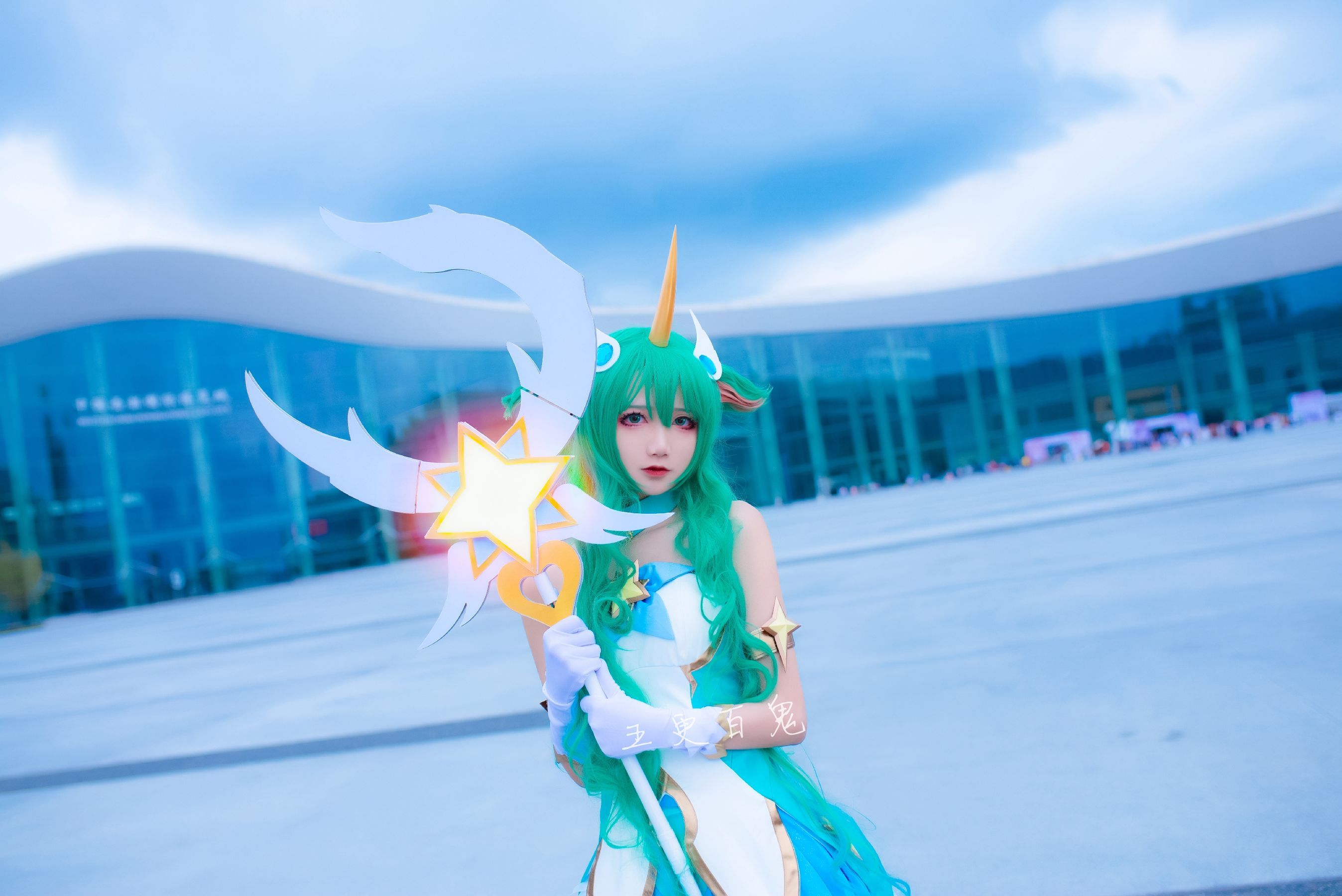 [网络美女] 五更百鬼 索拉卡高清手机美女壁纸7P