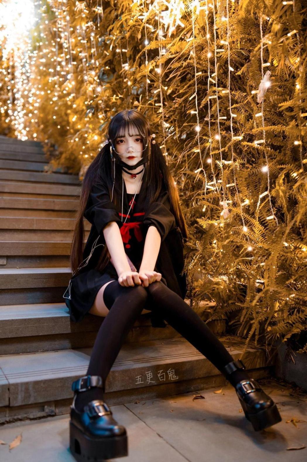 [网络美女] 五更百鬼 制服高清手机美女壁纸9P