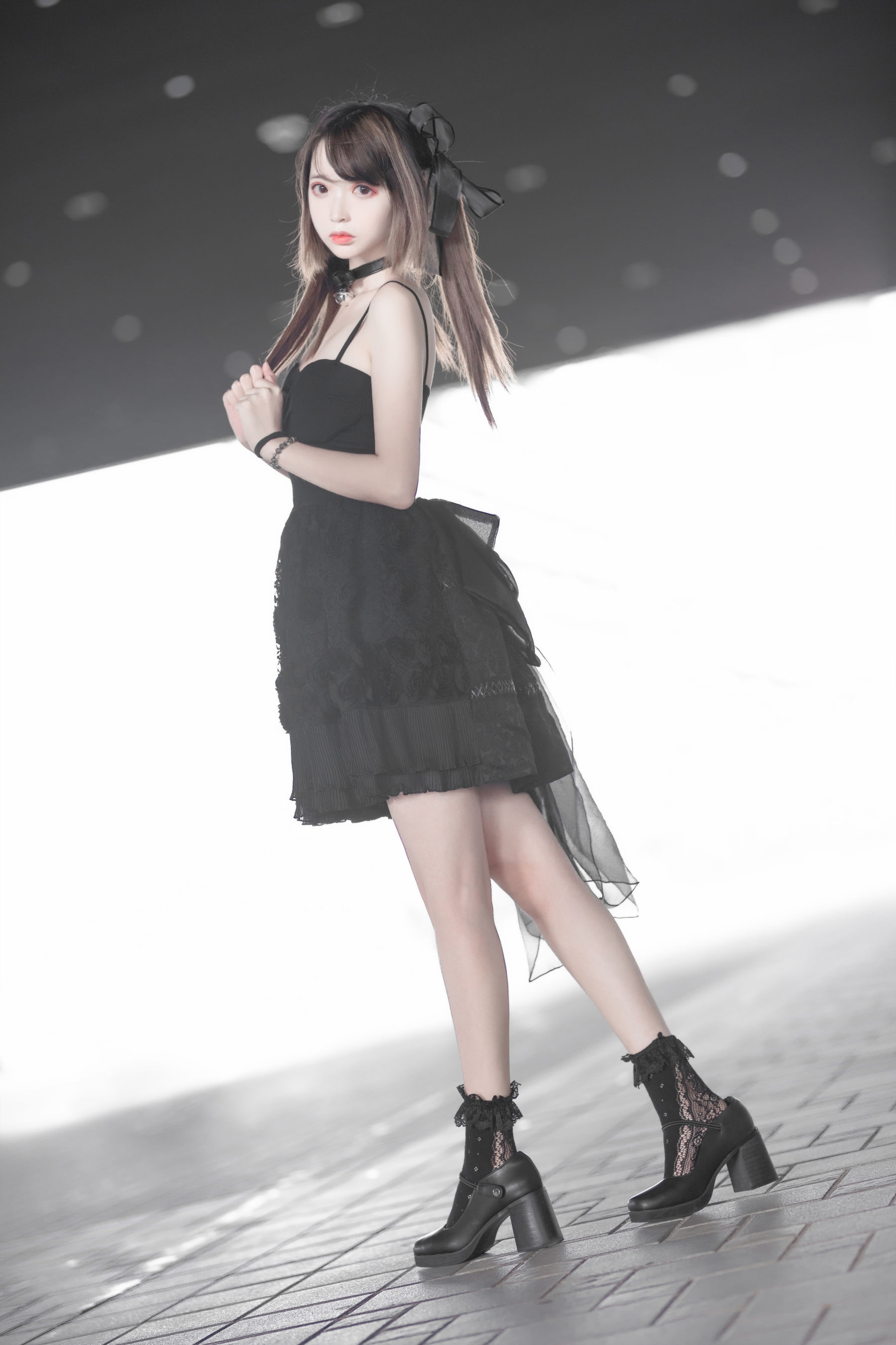 [网络美女] 疯猫ss 漫展黑裙高清手机美女壁纸2P