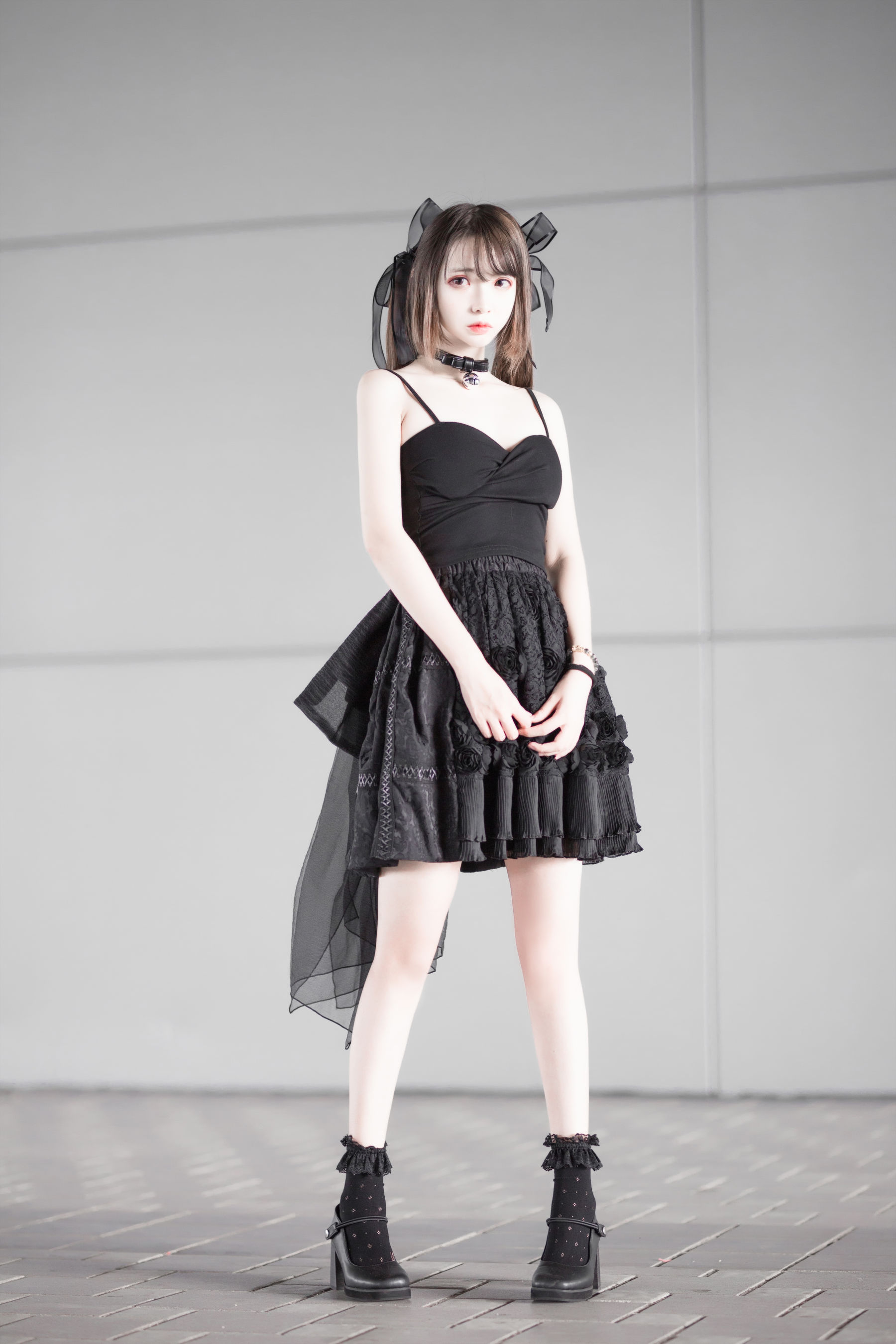 [网络美女] 疯猫ss 漫展黑裙高清手机美女壁纸6P