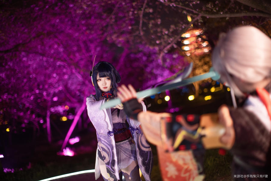 [网络美女] 网络美女 雷电将军cos-莉莉高清手机美女壁纸6P