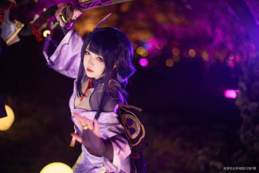 [网络美女] 网络美女 雷电将军cos-莉莉高清手机美女壁纸1P