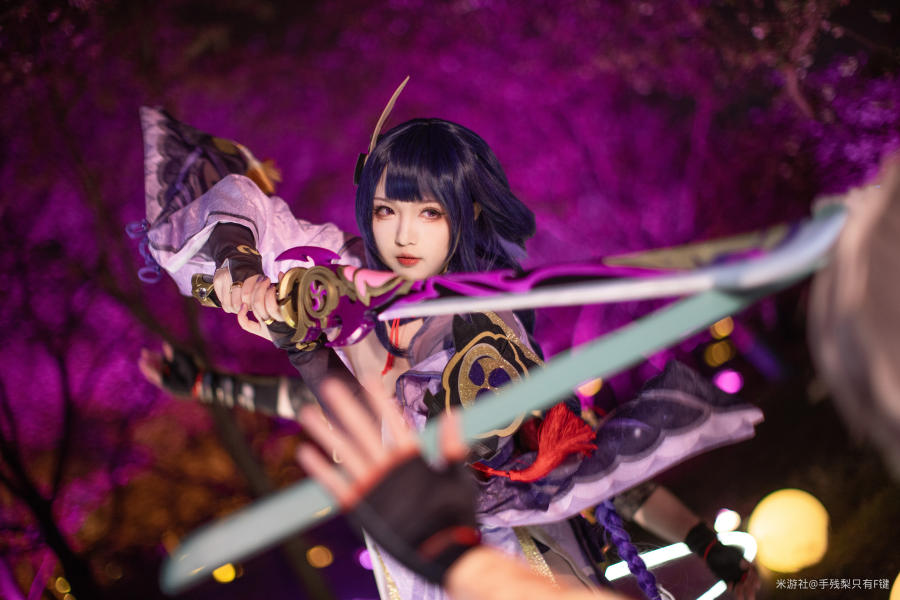 [网络美女] 网络美女 雷电将军cos-莉莉高清手机美女壁纸4P