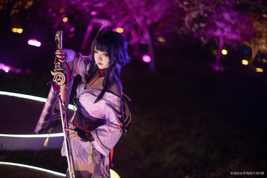 [网络美女] 网络美女 雷电将军cos-莉莉高清手机美女壁纸2P