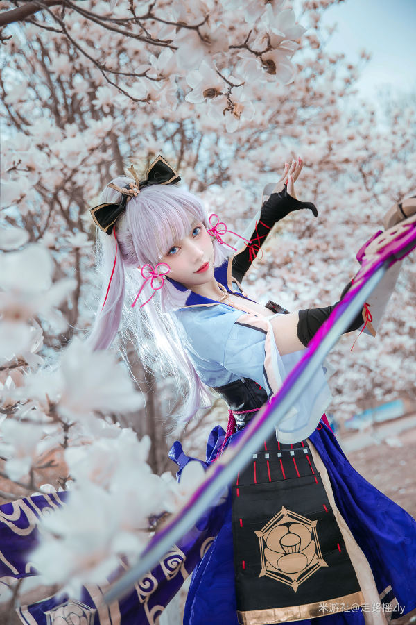 [米游社] 走路摇zly 神里绫华cos-走路摇高清手机美女壁纸3P