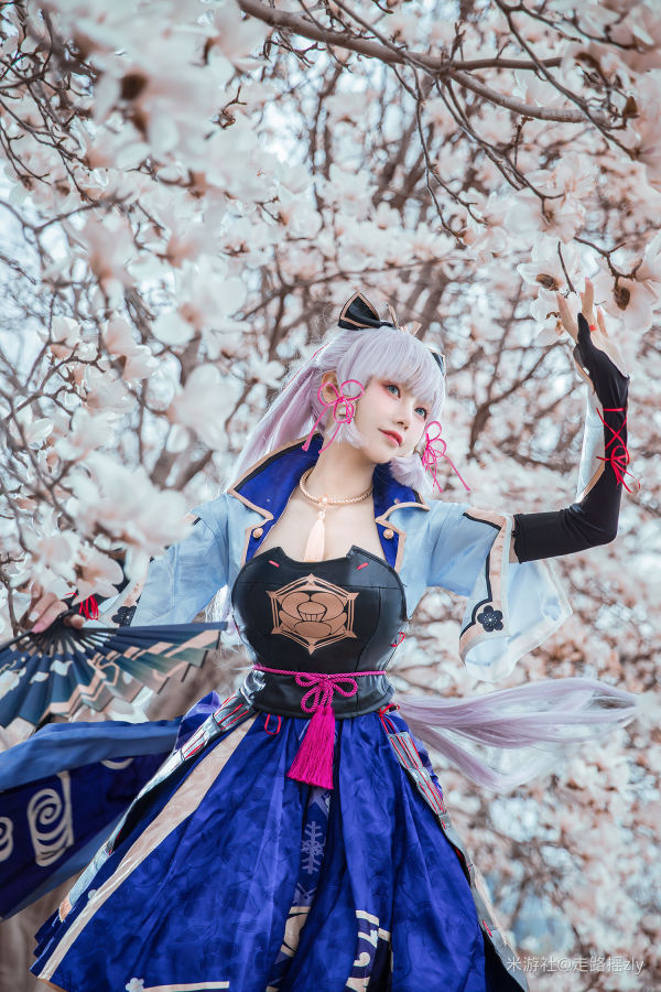 [米游社] 走路摇zly 神里绫华cos-走路摇高清手机美女壁纸7P