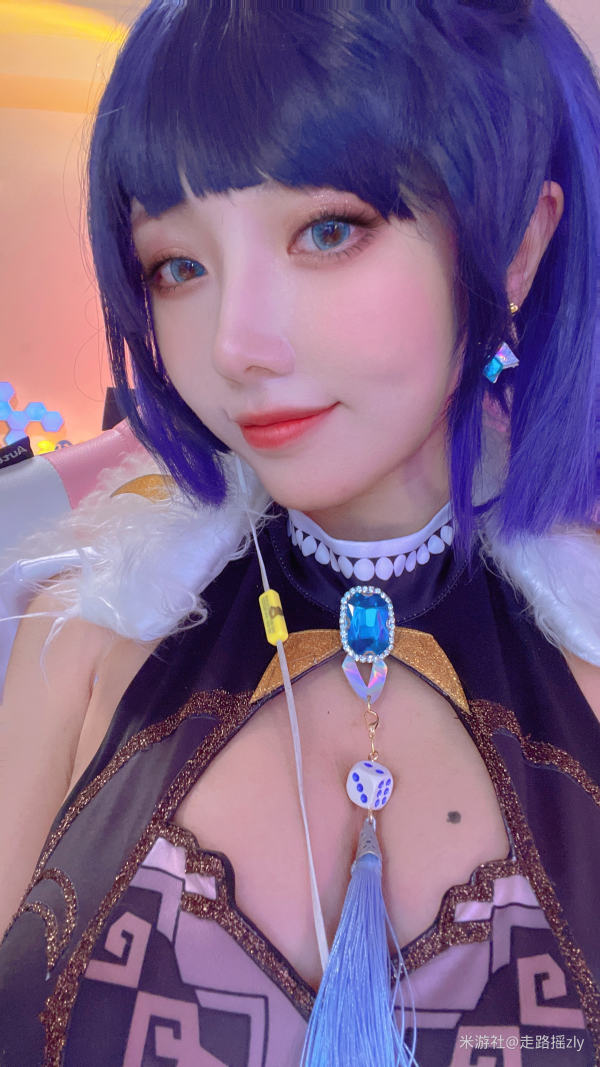 [米游社] 走路摇zly 夜兰cos-走路摇高清手机美女壁纸3P