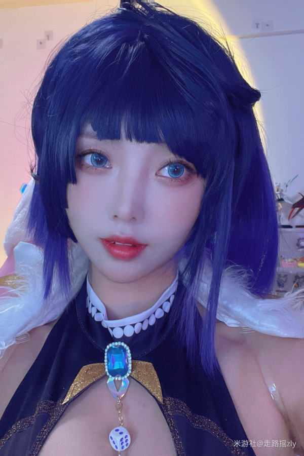 [米游社] 走路摇zly 夜兰cos-走路摇高清手机美女壁纸5P