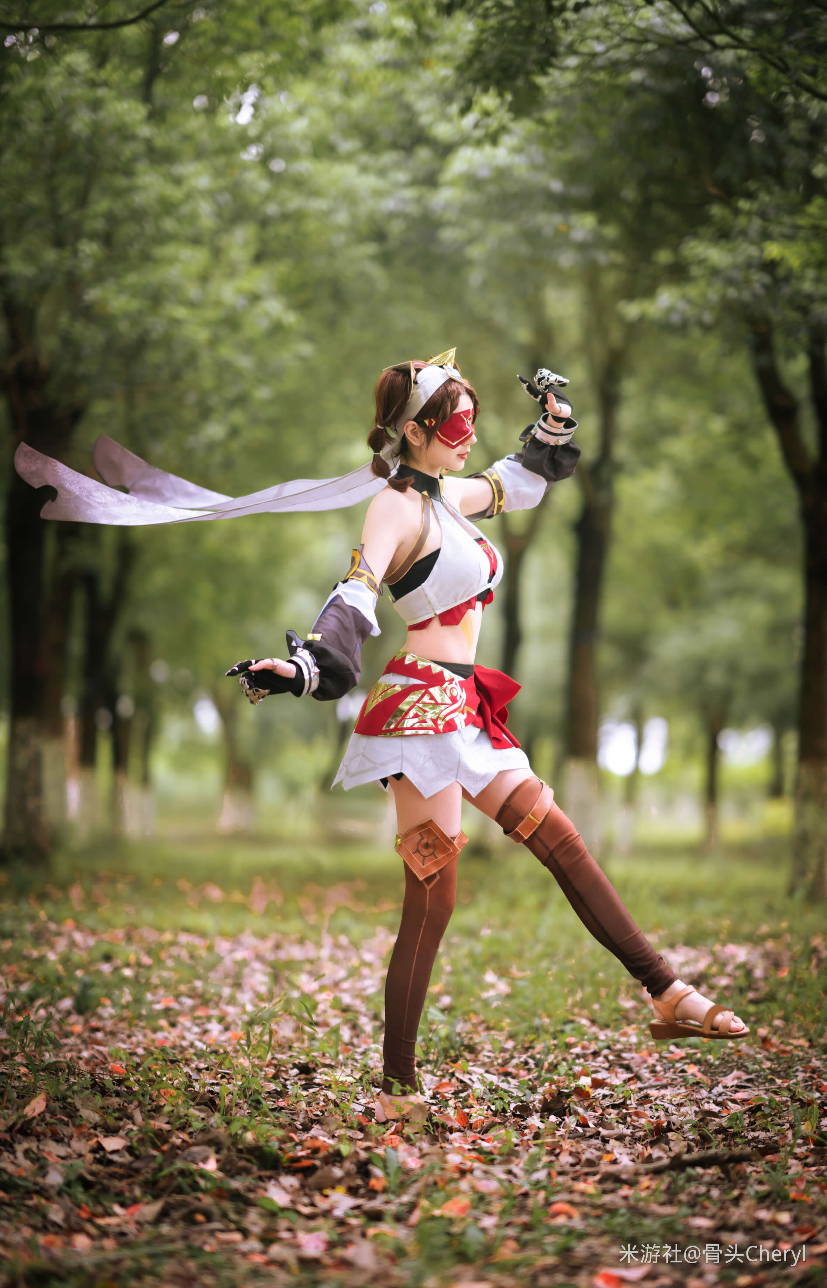 [网络美女] 网络美女 镀金旅团cos高清手机美女壁纸4P