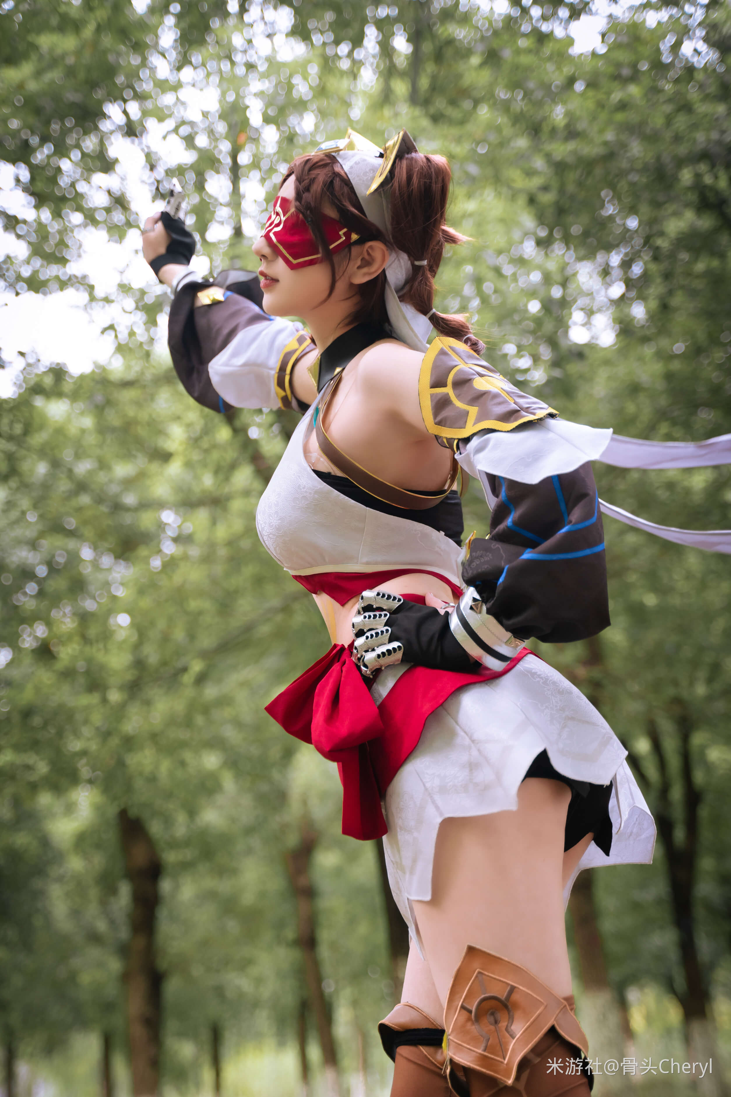 [网络美女] 网络美女 镀金旅团cos高清手机美女壁纸2P