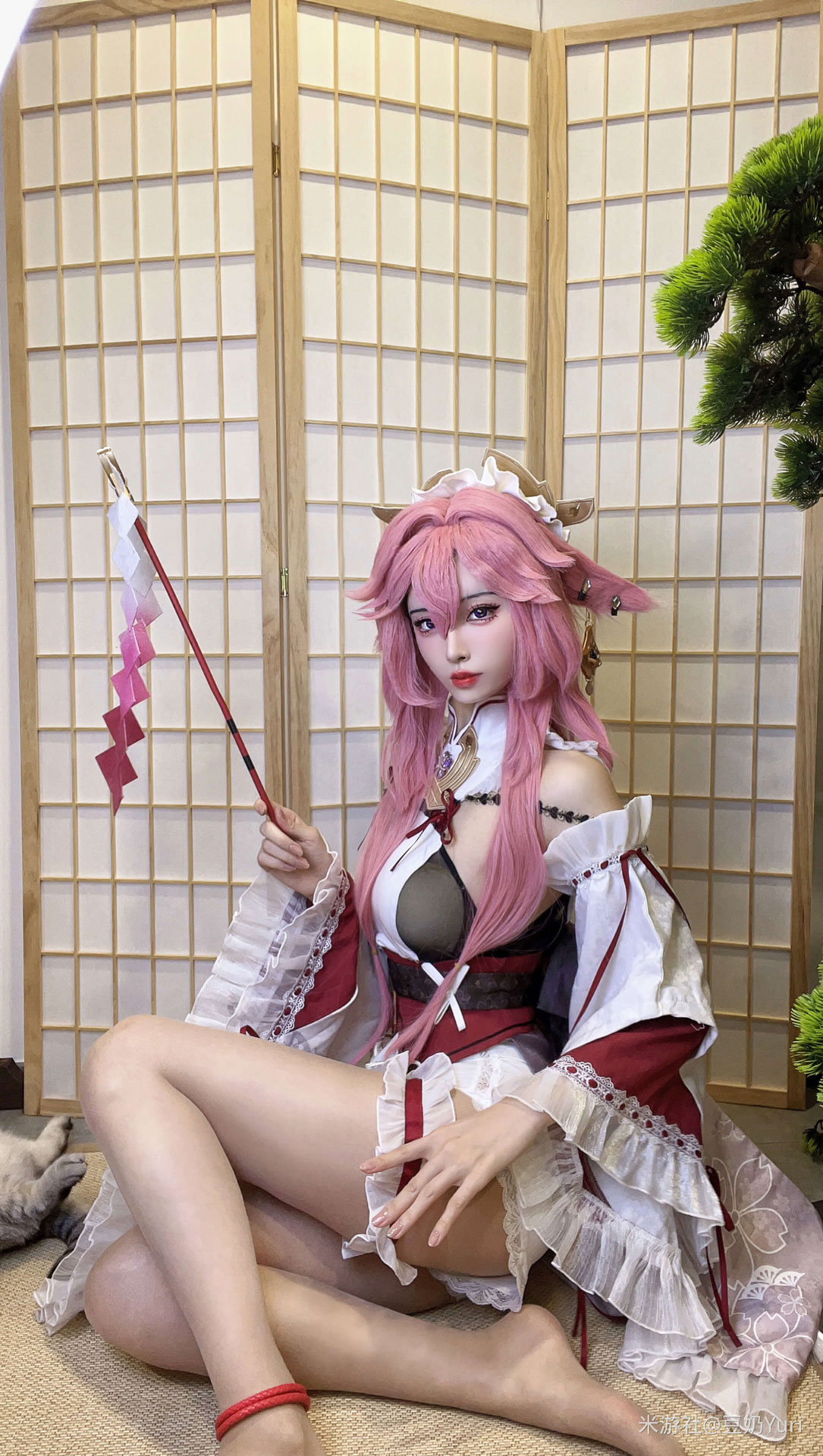 [米游社] 豆奶Yuri 八重神子cos-豆奶Yuri高清手机美女壁纸7P