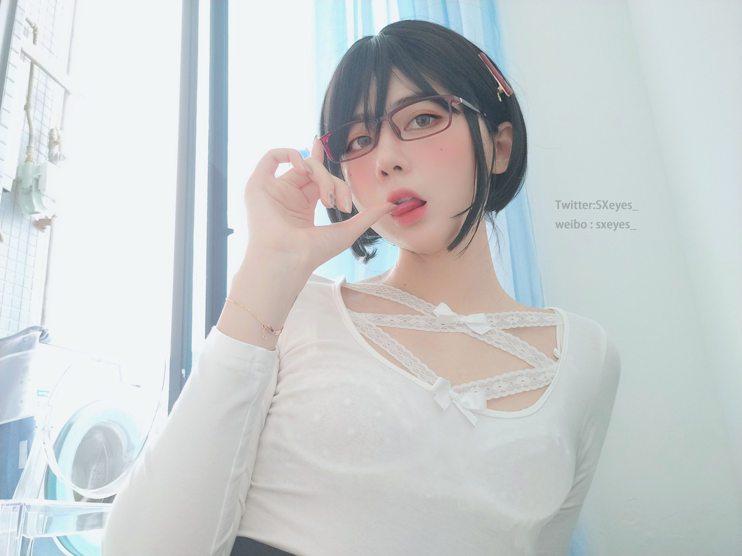 [网络美女] 眼酱大魔王w 白蕾丝姐姐 高清手机美女壁纸
