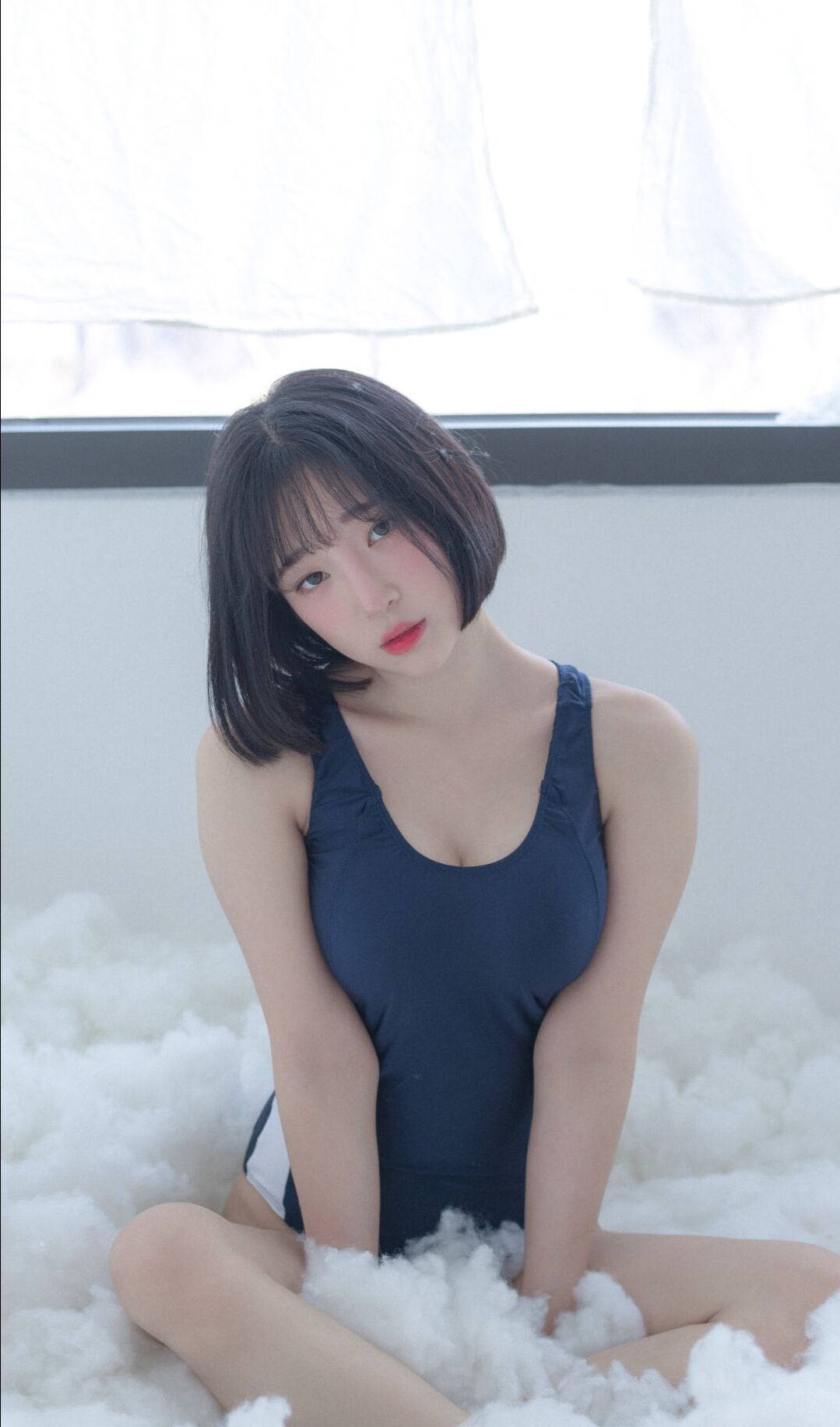 [网络美女] 网络美女 校园泳衣高清手机美女壁纸1P