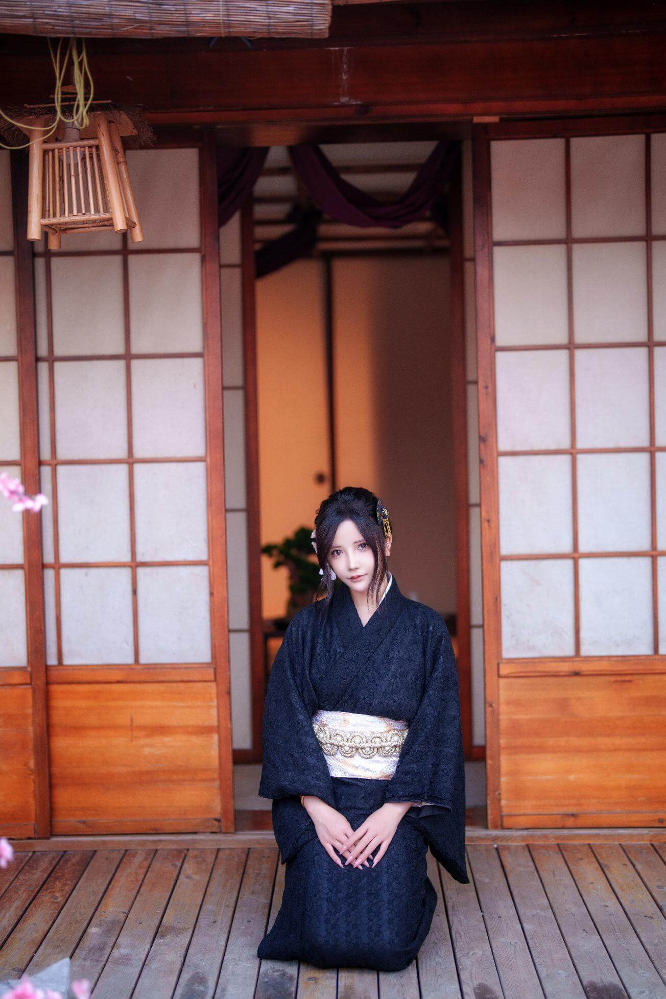 [网络美女] 网络美女 和服下的性感美女高清手机美女壁纸1P