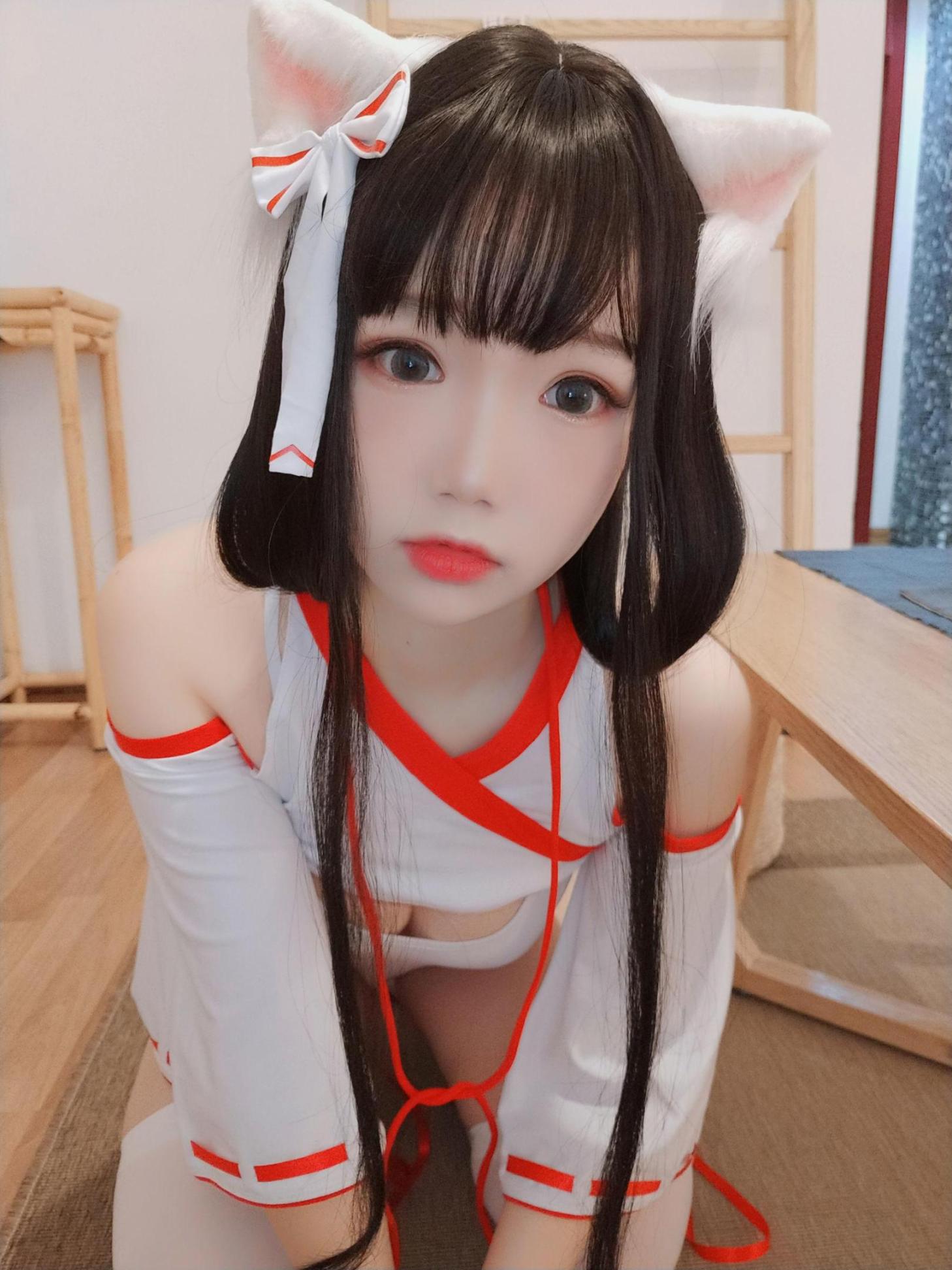 [森萝财团] 雪晴Astra 神社の猫 高清手机美女壁纸